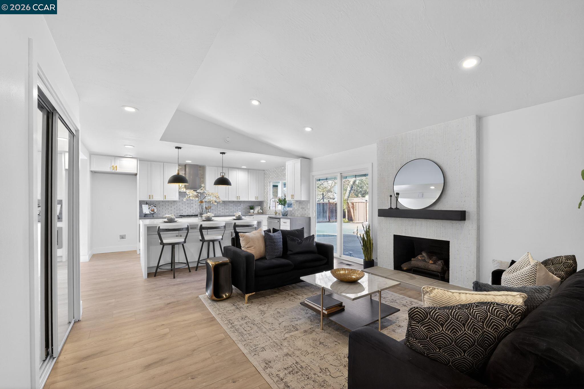 Detail Gallery Image 4 of 33 For 5465 Preston Court, Concord,  CA 94521 - 4 Beds | 2 Baths