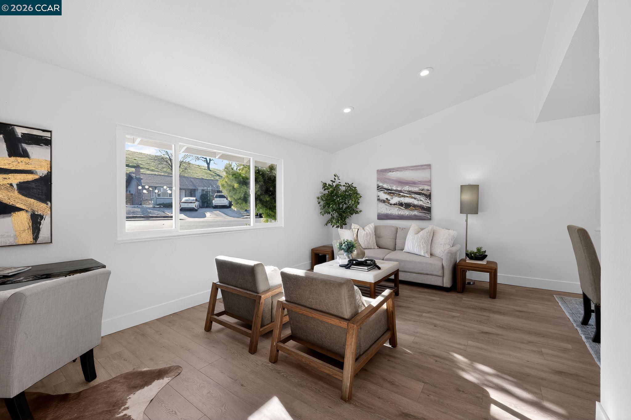 Detail Gallery Image 10 of 33 For 5465 Preston Court, Concord,  CA 94521 - 4 Beds | 2 Baths