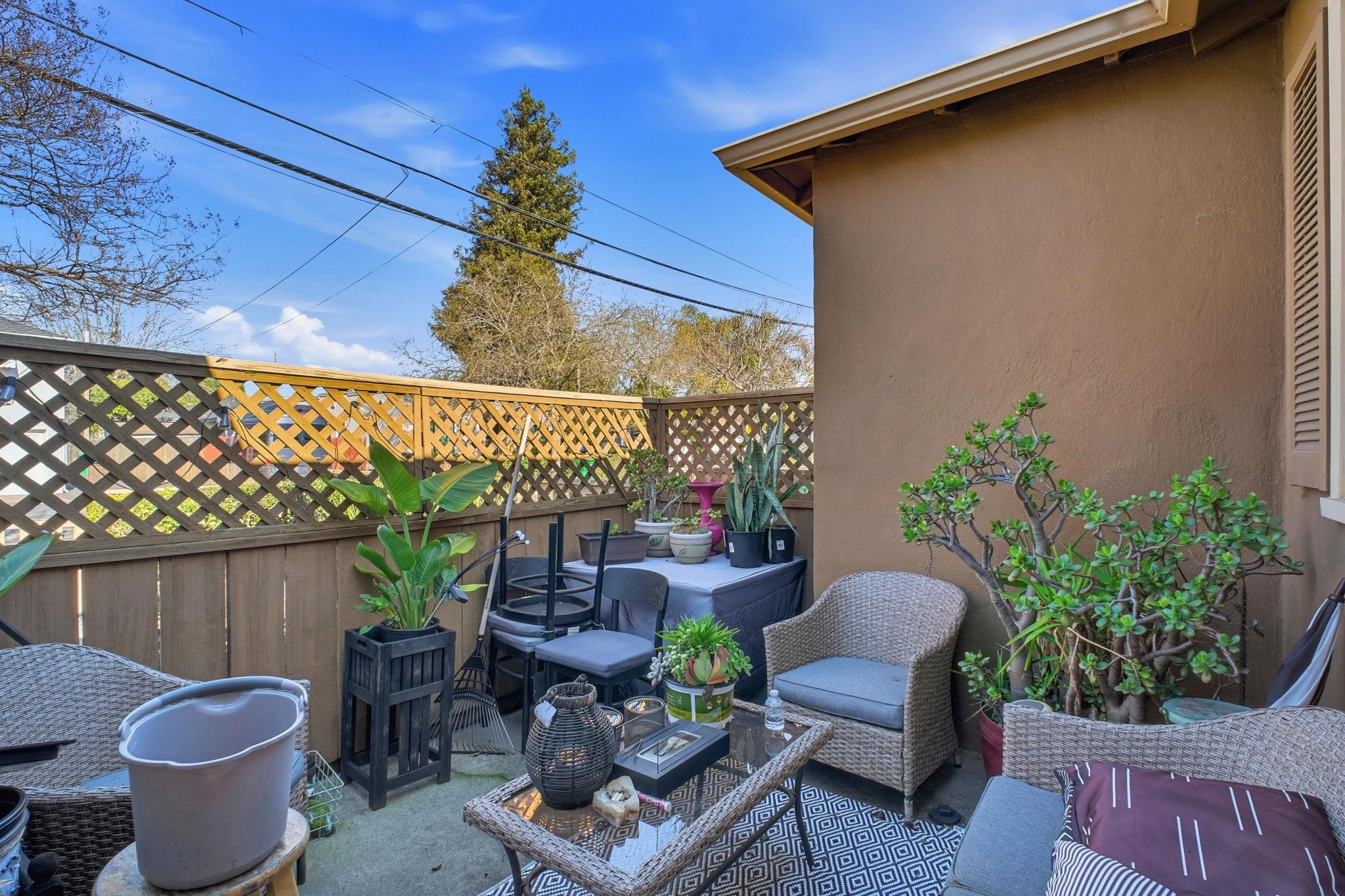 Detail Gallery Image 23 of 25 For 127 Hampton Rd, Hayward,  CA 94541 - 3 Beds | 2 Baths