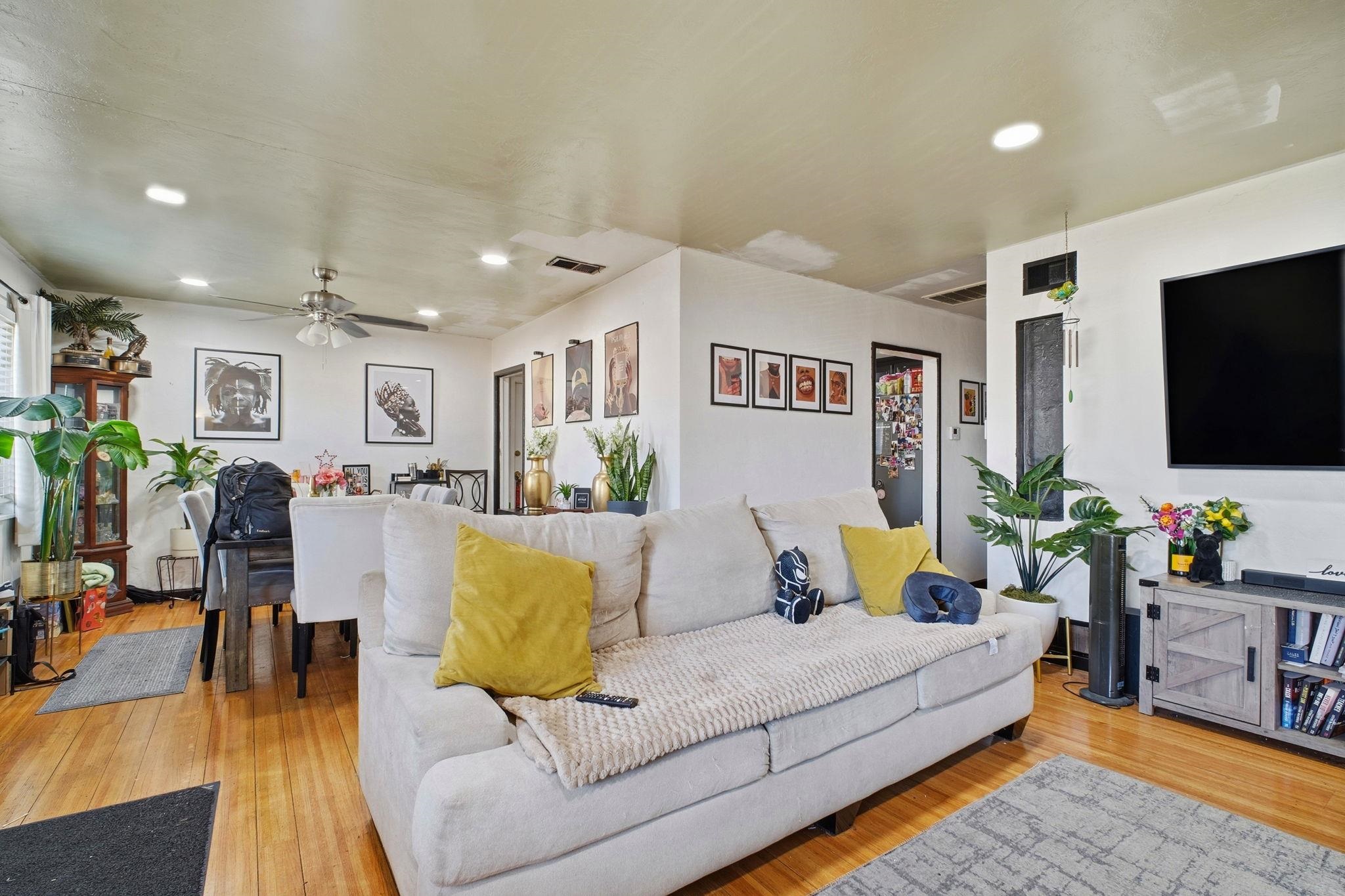 Detail Gallery Image 5 of 25 For 127 Hampton Rd, Hayward,  CA 94541 - 3 Beds | 2 Baths