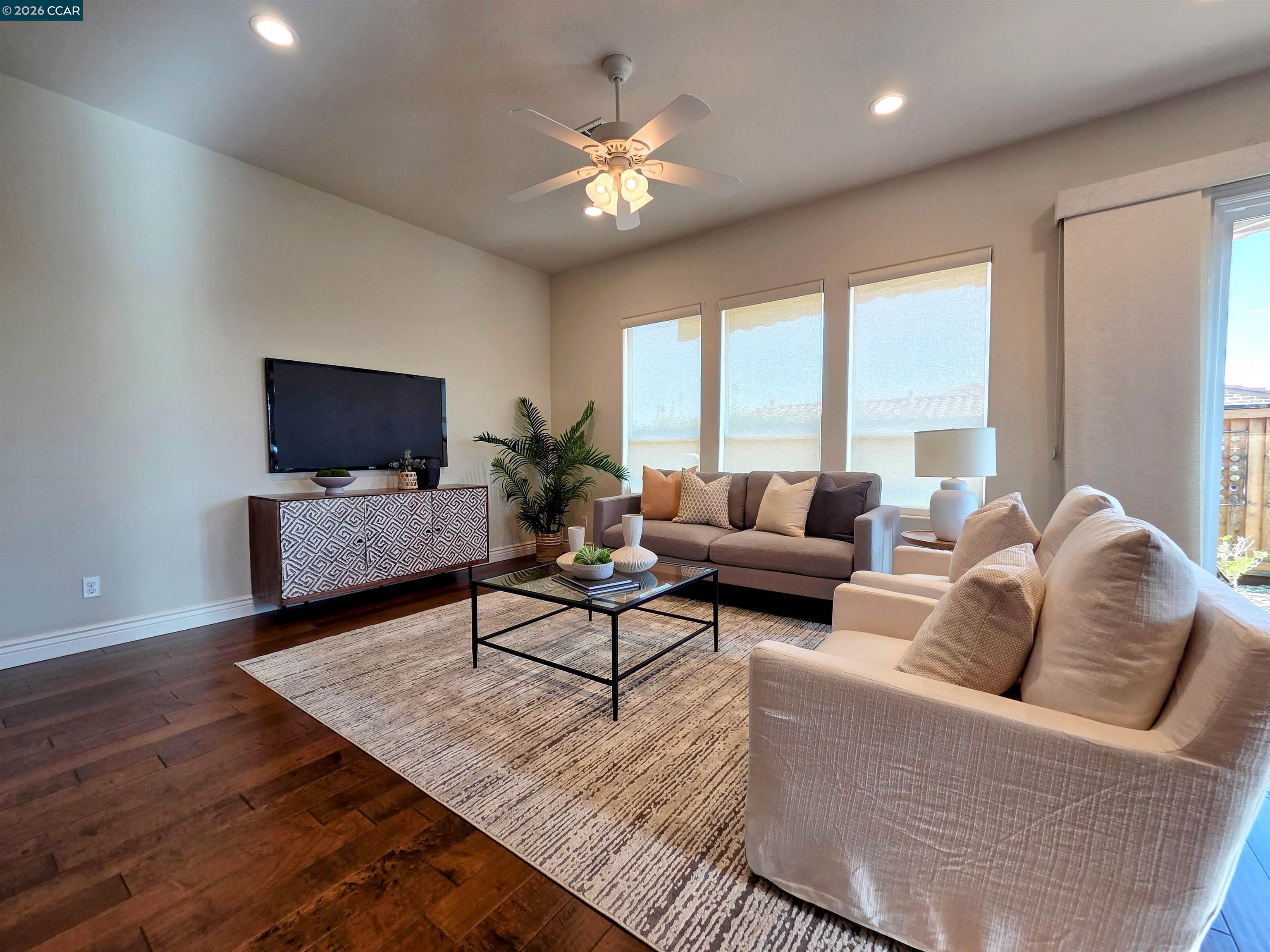 Detail Gallery Image 2 of 28 For 1735 Veneto Ln, Brentwood,  CA 94513 - 2 Beds | 2 Baths