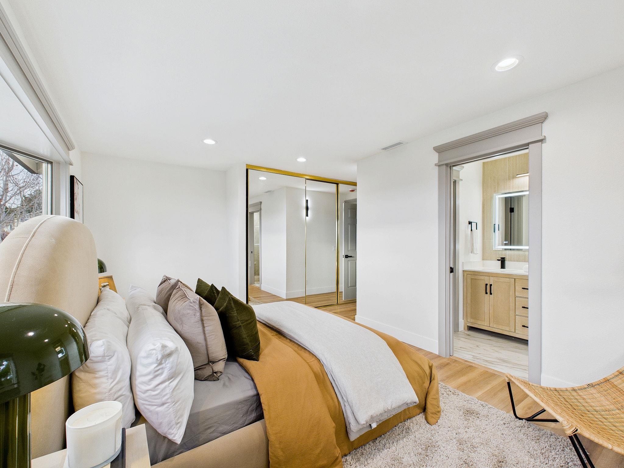 Detail Gallery Image 17 of 60 For 17658 Garland Ct, Castro Valley,  CA 94546 - 3 Beds | 2/1 Baths