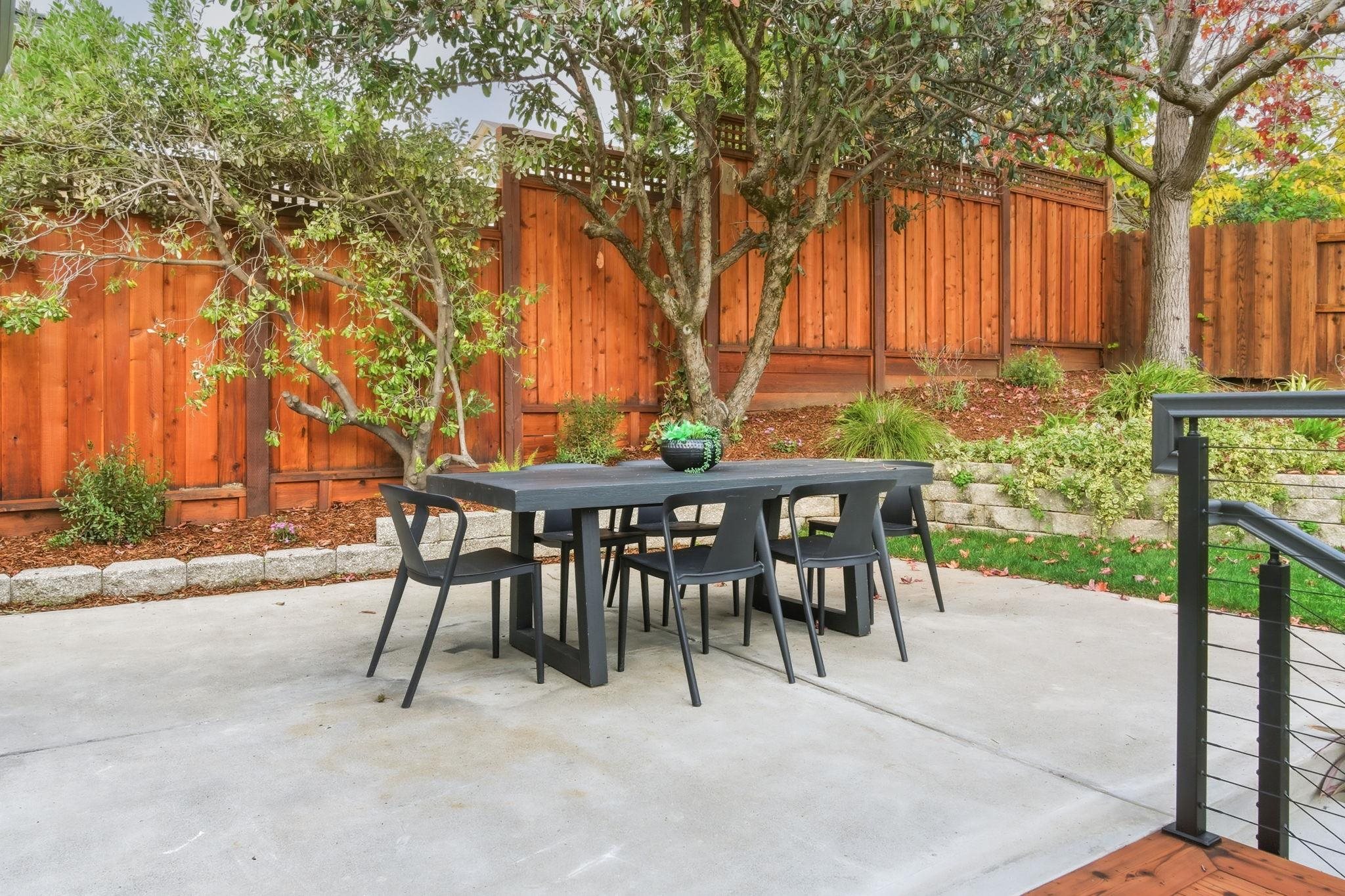 Detail Gallery Image 34 of 60 For 17658 Garland Ct, Castro Valley,  CA 94546 - 3 Beds | 2/1 Baths