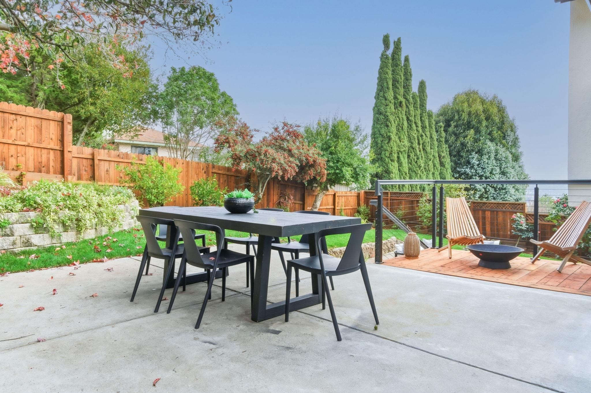 Detail Gallery Image 35 of 60 For 17658 Garland Ct, Castro Valley,  CA 94546 - 3 Beds | 2/1 Baths