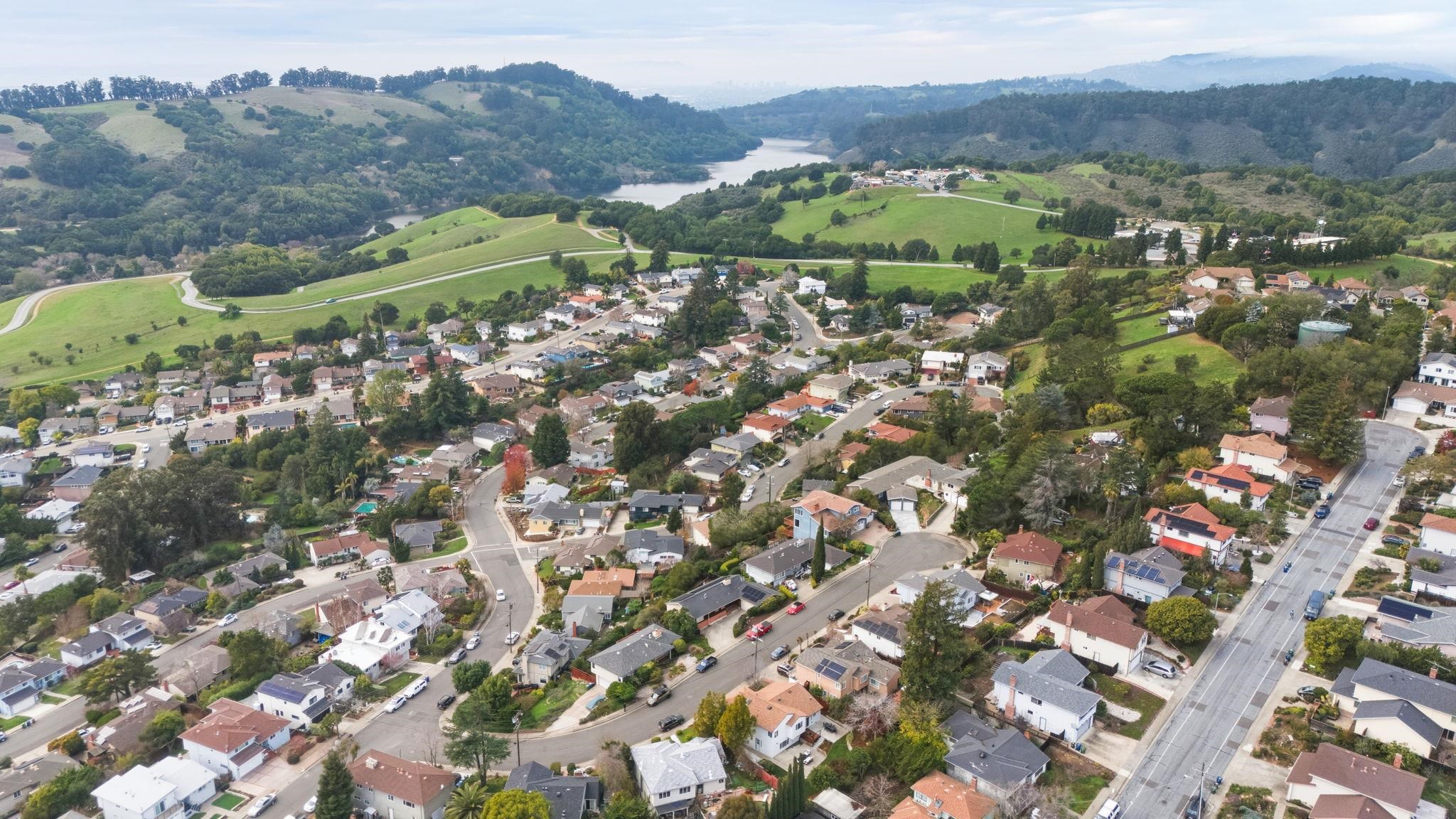 Detail Gallery Image 59 of 60 For 17658 Garland Ct, Castro Valley,  CA 94546 - 3 Beds | 2/1 Baths