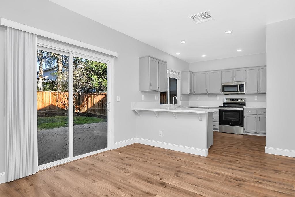 Detail Gallery Image 11 of 34 For 1855 Aurora Ct, Brentwood,  CA 94513 - 3 Beds | 2/1 Baths