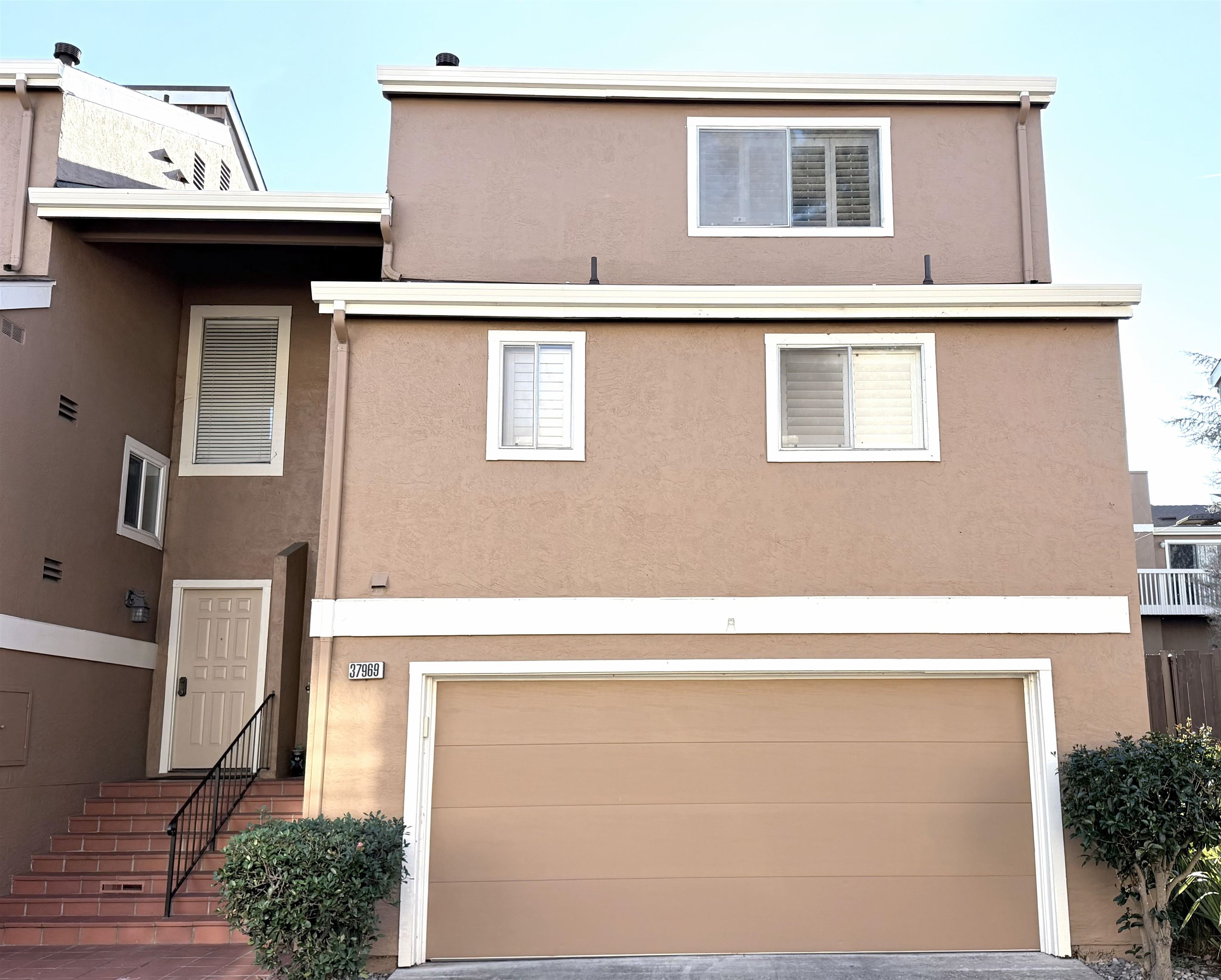 Front Image Thumbnail for BE41121058