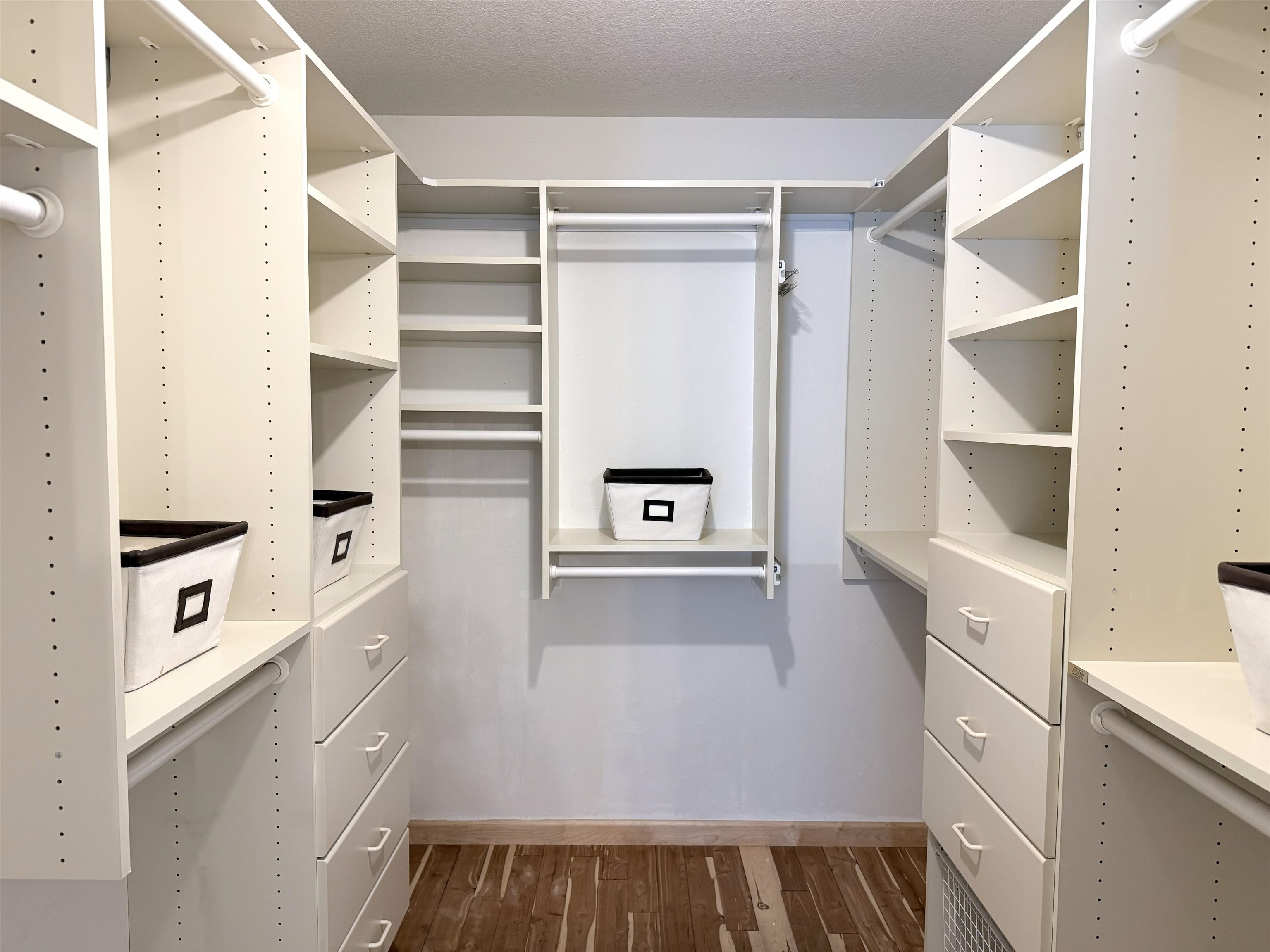 Detail Gallery Image 9 of 13 For 37969 Bright Cmn, Fremont,  CA 94536 - 2 Beds | 2/1 Baths