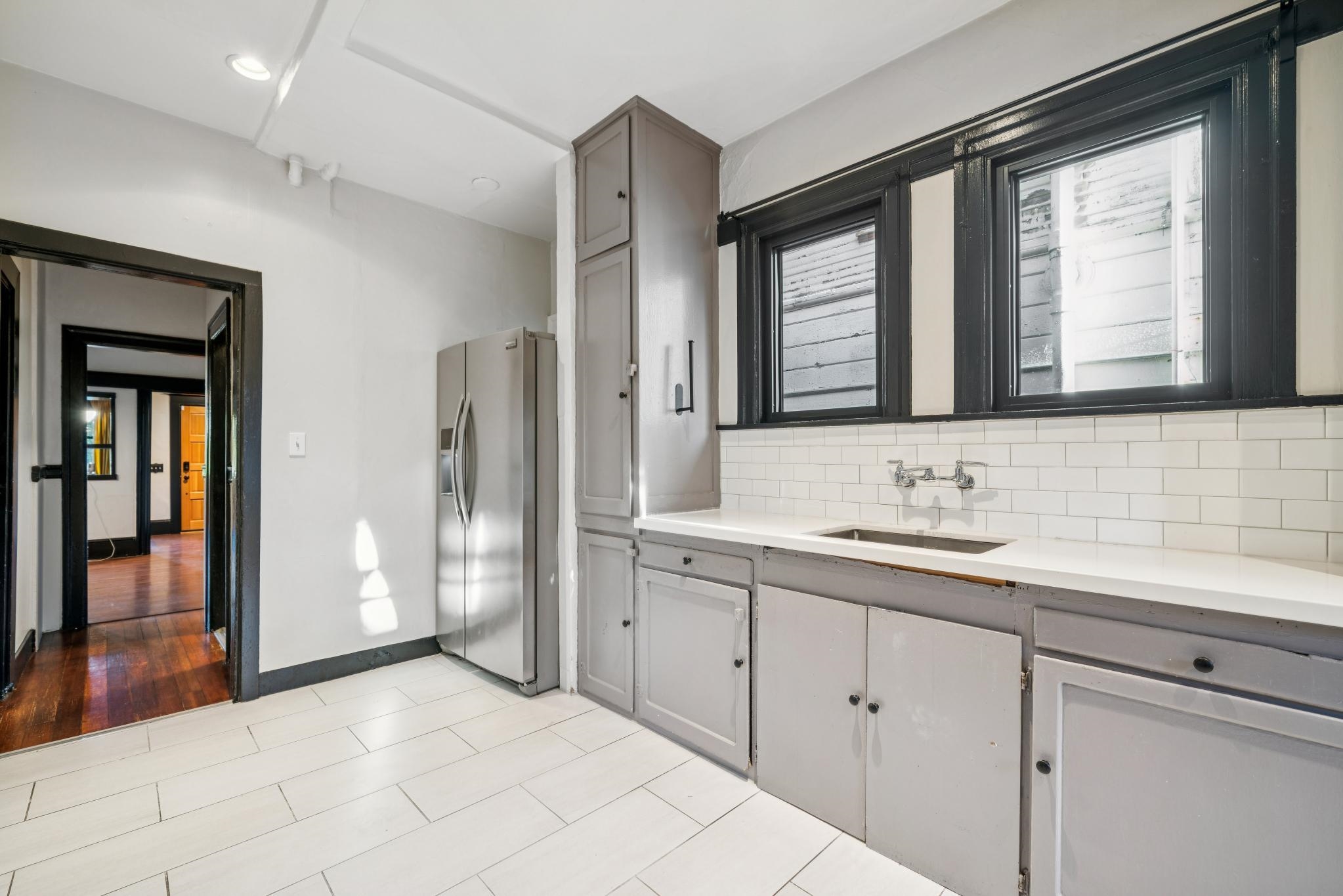 Detail Gallery Image 15 of 41 For 925 E 19th St, Oakland,  CA 94606 - 3 Beds | 2 Baths