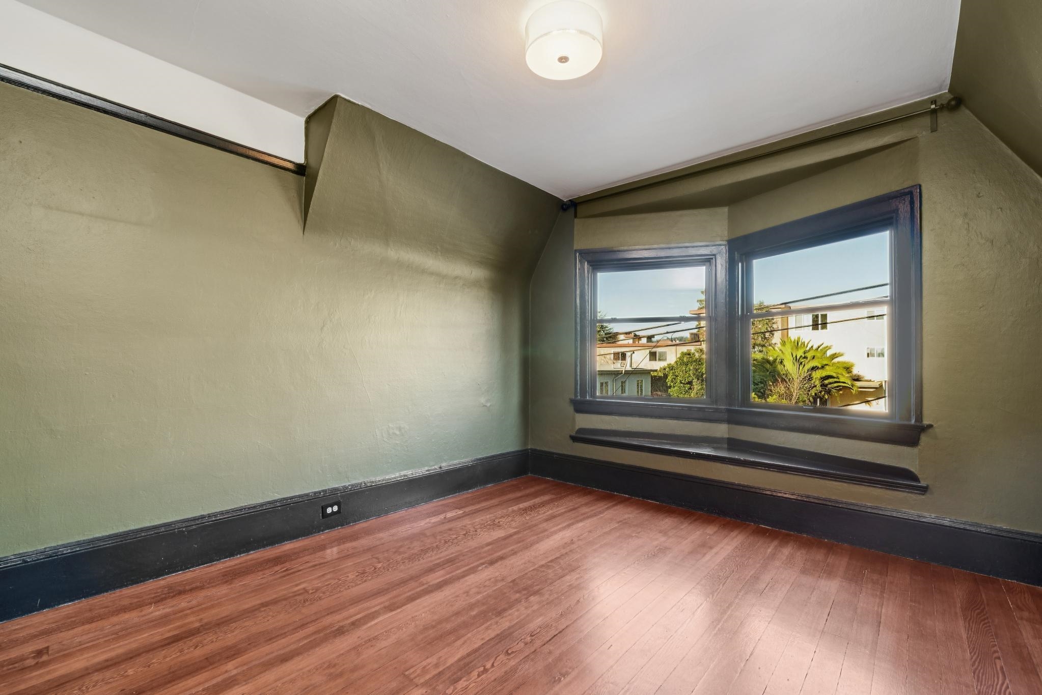 Detail Gallery Image 28 of 41 For 925 E 19th St, Oakland,  CA 94606 - 3 Beds | 2 Baths