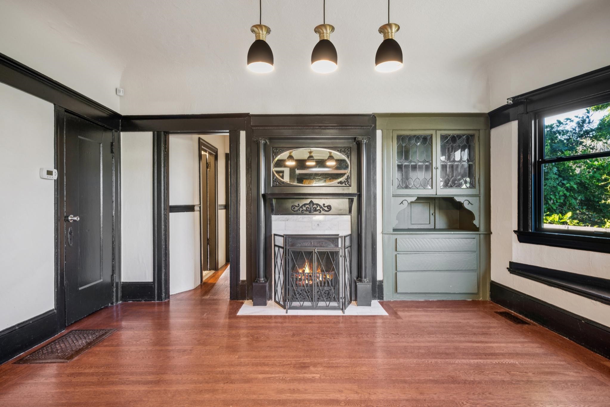 Detail Gallery Image 10 of 41 For 925 E 19th St, Oakland,  CA 94606 - 3 Beds | 2 Baths