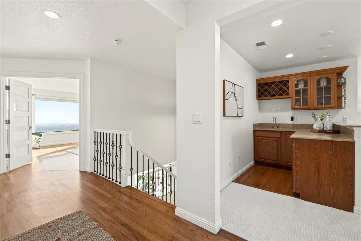 Detail Gallery Image 21 of 60 For 4308 View Crest Ct, Oakland,  CA 94619 - 4 Beds | 2/1 Baths