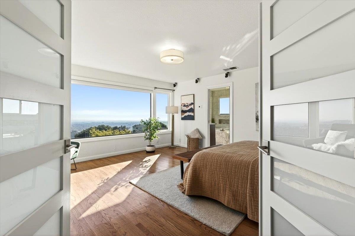 Detail Gallery Image 23 of 60 For 4308 View Crest Ct, Oakland,  CA 94619 - 4 Beds | 2/1 Baths