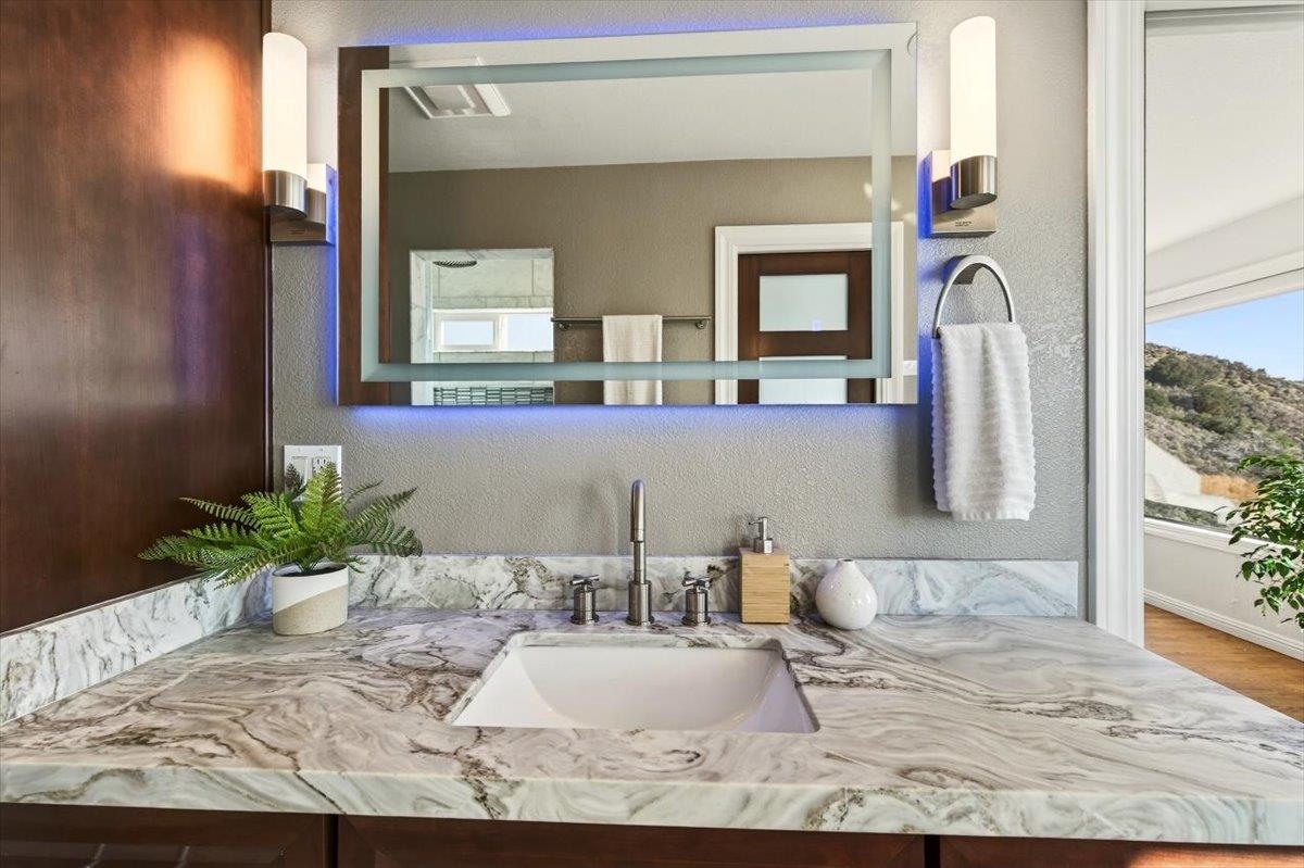 Detail Gallery Image 30 of 60 For 4308 View Crest Ct, Oakland,  CA 94619 - 4 Beds | 2/1 Baths