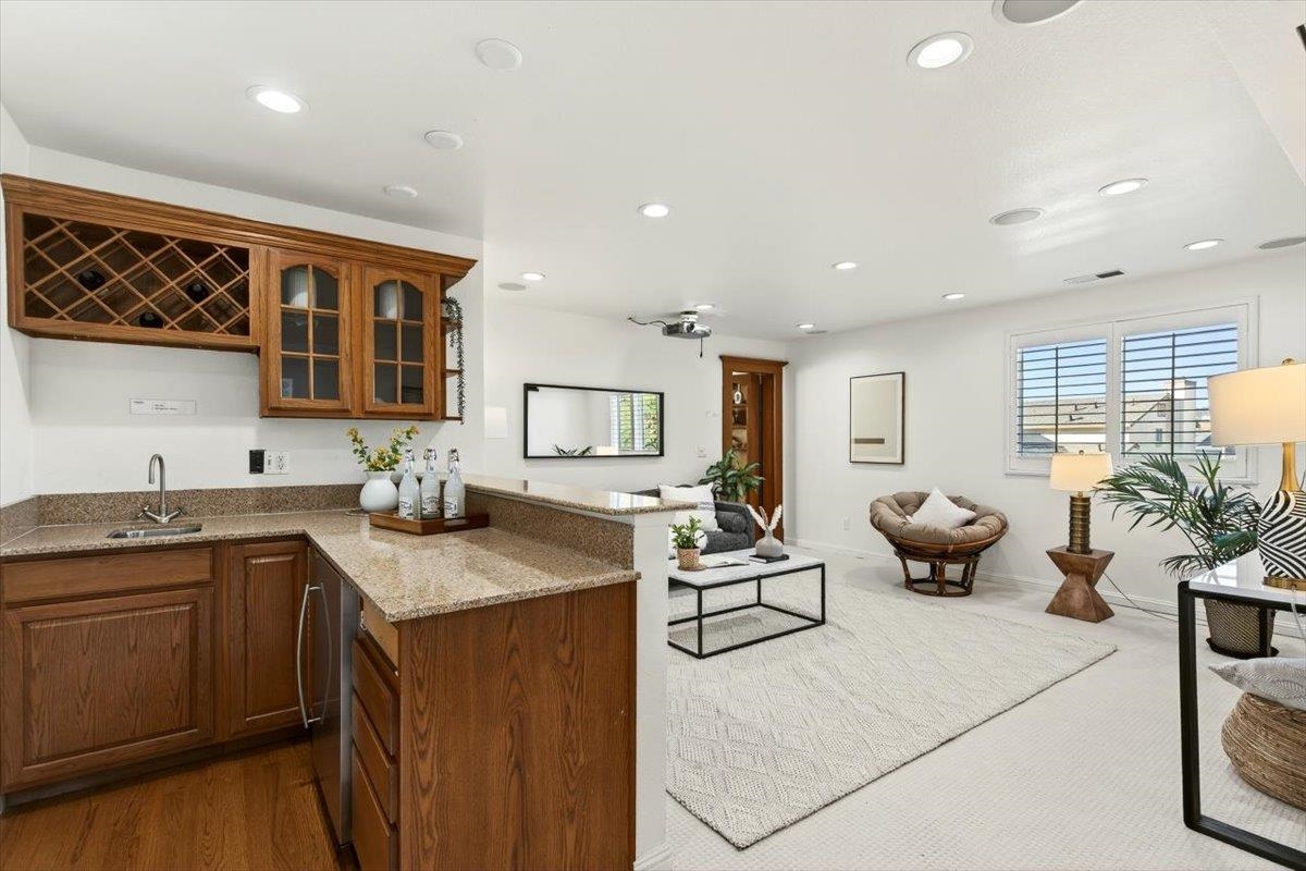 Detail Gallery Image 39 of 60 For 4308 View Crest Ct, Oakland,  CA 94619 - 4 Beds | 2/1 Baths