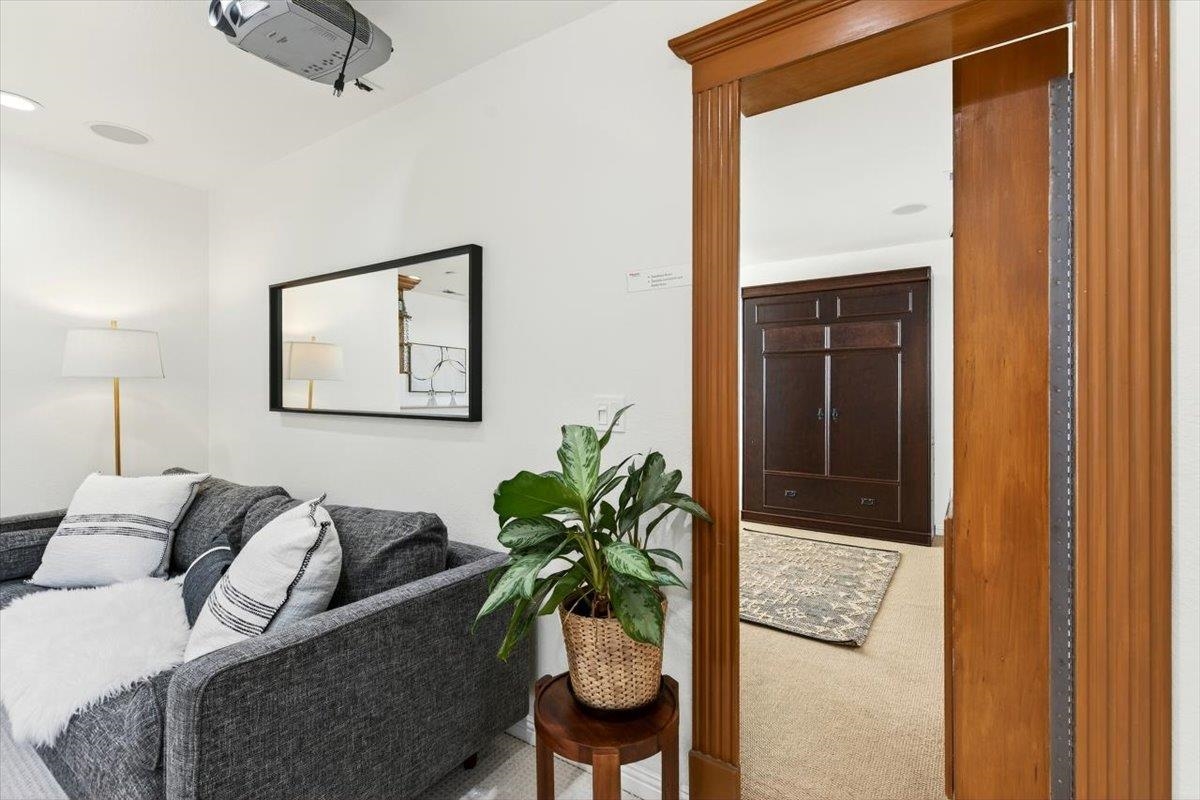 Detail Gallery Image 43 of 60 For 4308 View Crest Ct, Oakland,  CA 94619 - 4 Beds | 2/1 Baths