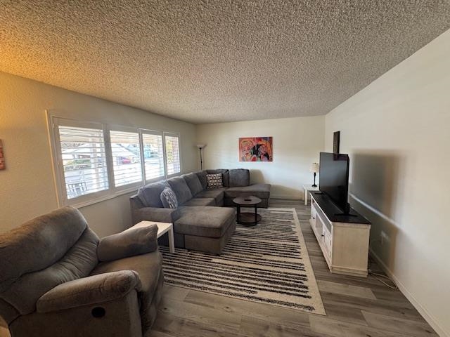 Detail Gallery Image 8 of 31 For 3800 Marigold Lane, Modesto,  CA 95356 - 3 Beds | 2 Baths