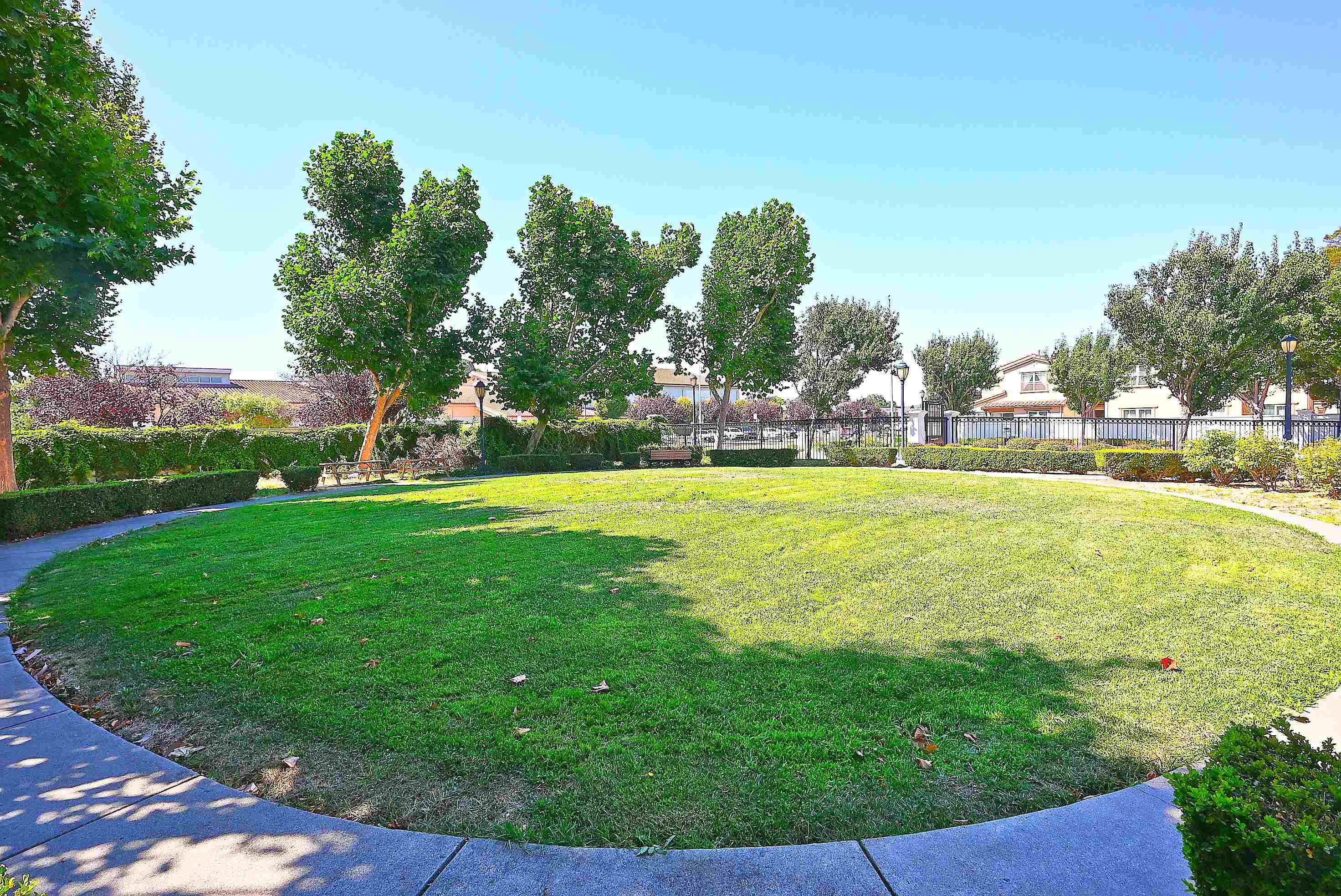 Detail Gallery Image 2 of 42 For 215 Santa Barbara St, San Pablo,  CA 94806 - 3 Beds | 2/1 Baths