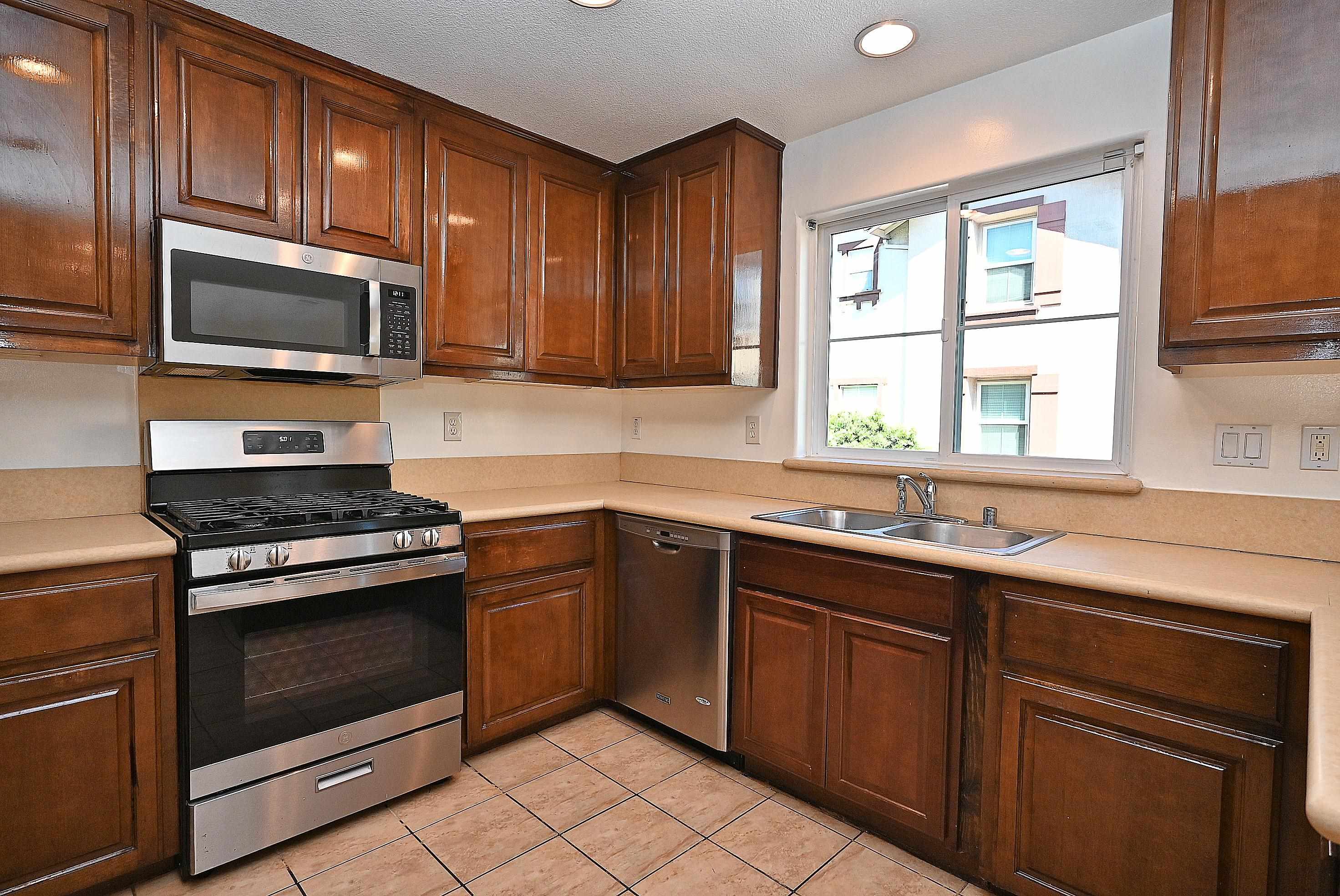 Detail Gallery Image 17 of 42 For 215 Santa Barbara St, San Pablo,  CA 94806 - 3 Beds | 2/1 Baths