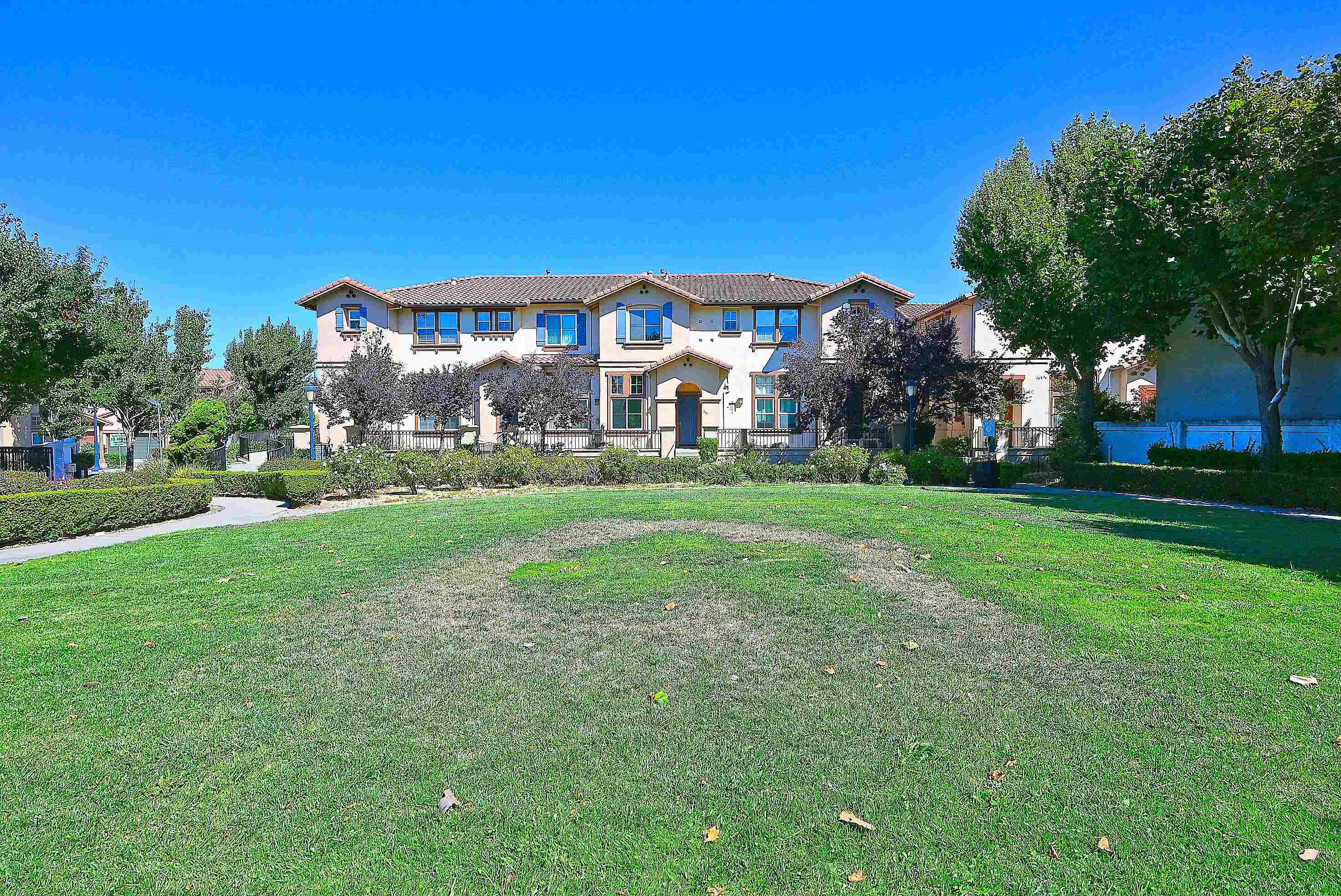 Detail Gallery Image 3 of 42 For 215 Santa Barbara St, San Pablo,  CA 94806 - 3 Beds | 2/1 Baths