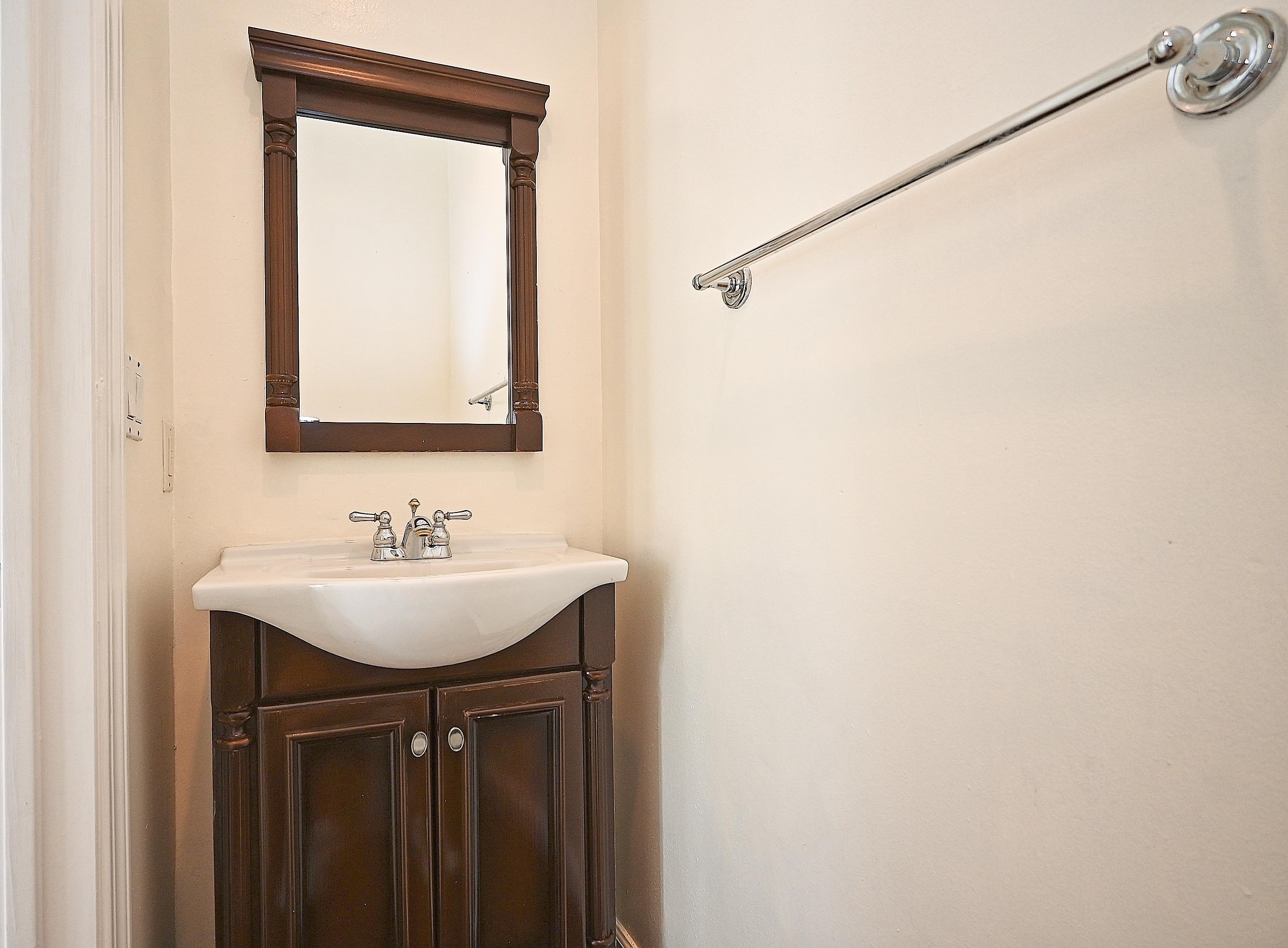 Detail Gallery Image 38 of 42 For 215 Santa Barbara St, San Pablo,  CA 94806 - 3 Beds | 2/1 Baths