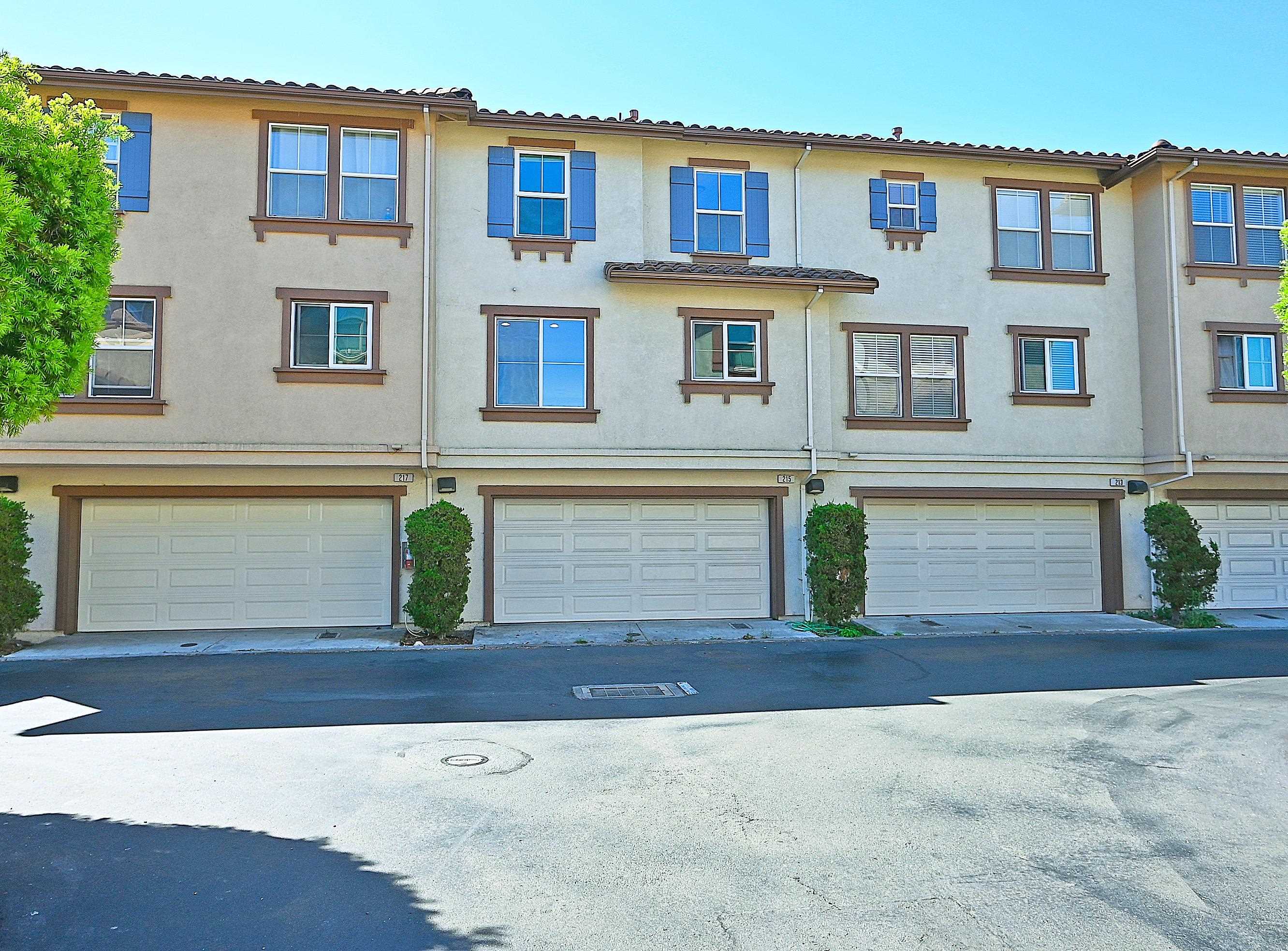 Detail Gallery Image 5 of 42 For 215 Santa Barbara St, San Pablo,  CA 94806 - 3 Beds | 2/1 Baths