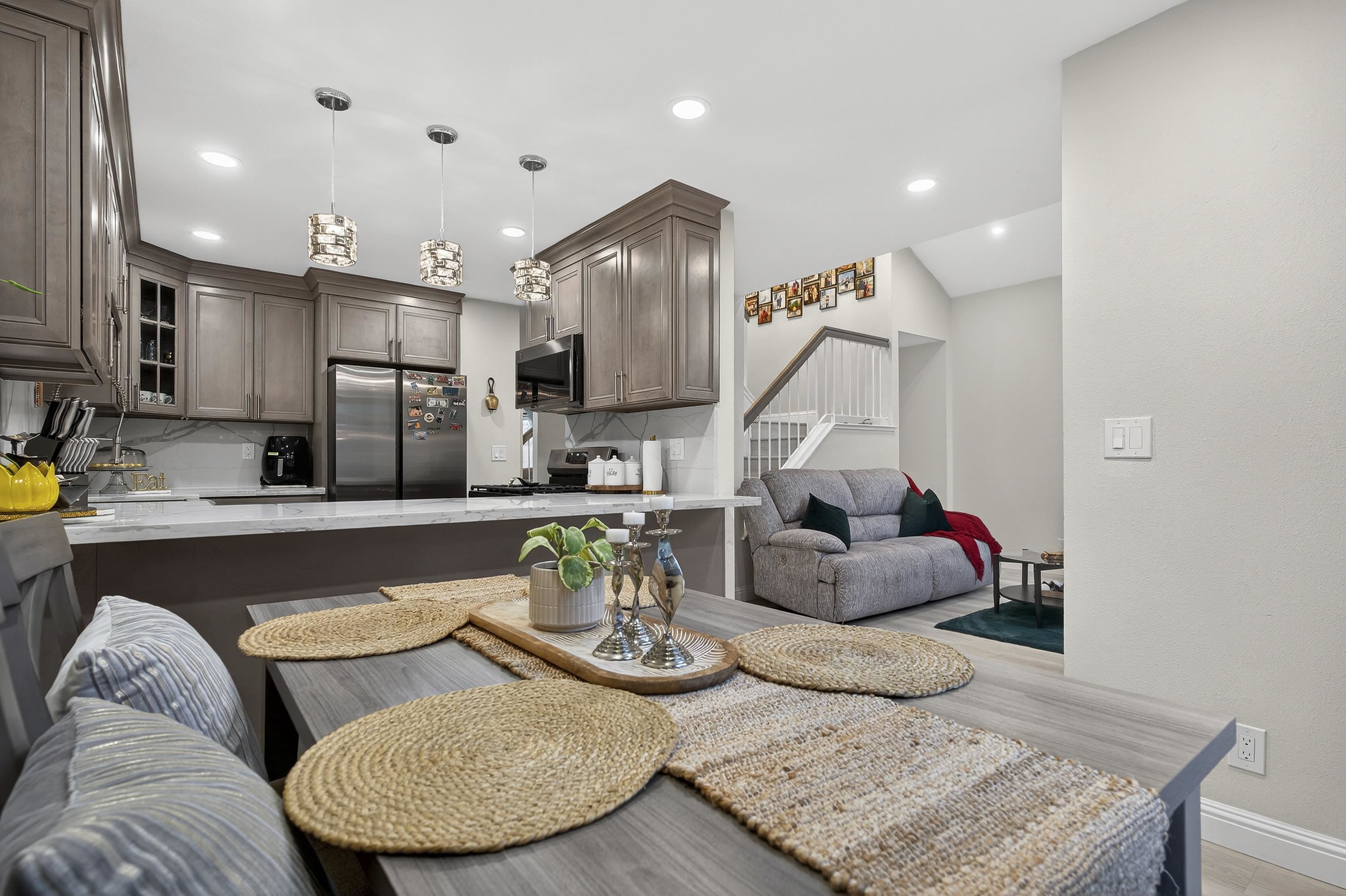 Detail Gallery Image 13 of 60 For 903 Appian Knoll Ct, El Sobrante,  CA 94803 - 3 Beds | 2/1 Baths