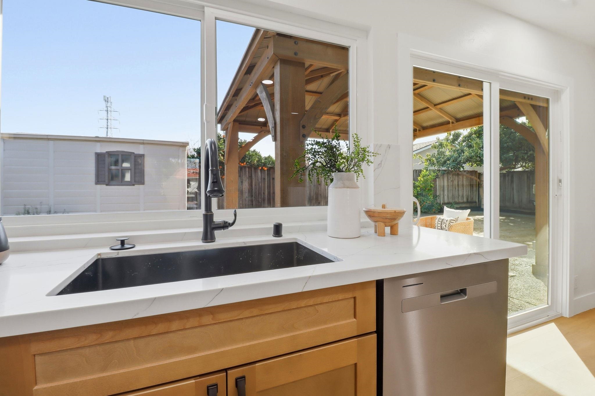 Detail Gallery Image 9 of 31 For 2272 Shadowtree, San Jose,  CA 95131 - 3 Beds | 2 Baths