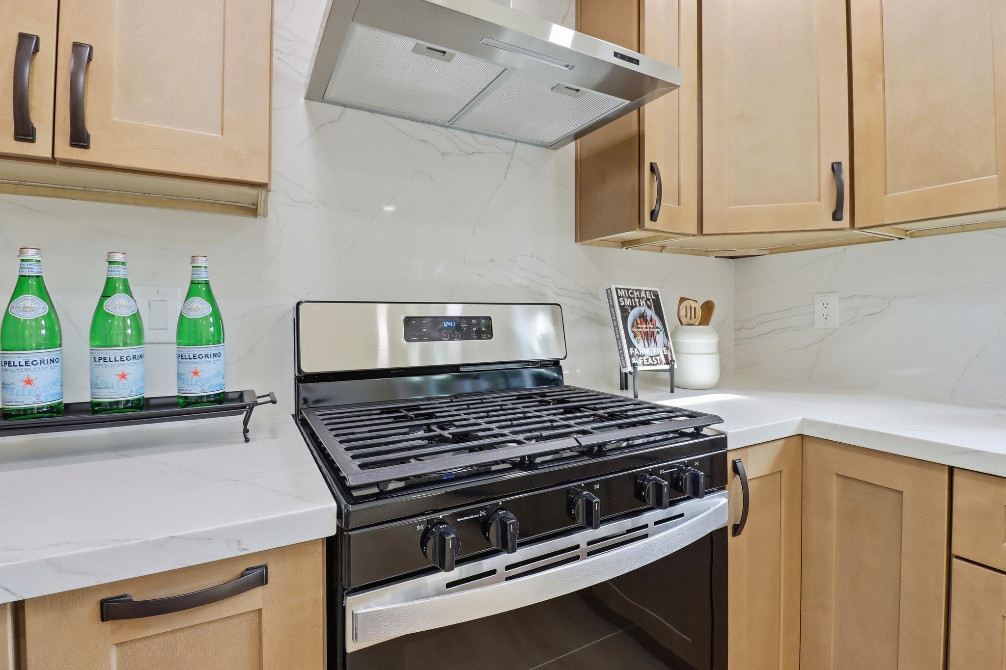 Detail Gallery Image 10 of 31 For 2272 Shadowtree, San Jose,  CA 95131 - 3 Beds | 2 Baths