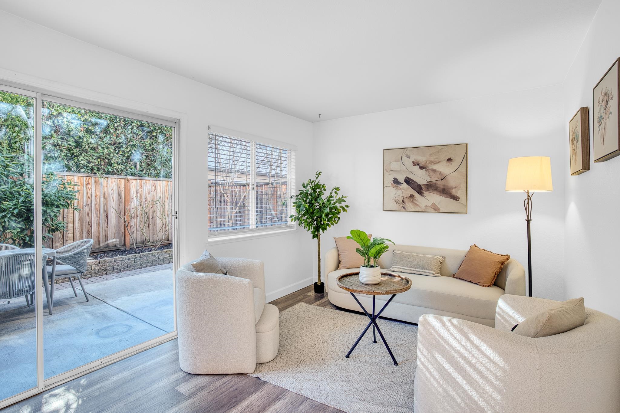 Detail Gallery Image 12 of 41 For 1681 Holly Cir, Pleasanton,  CA 94566 - 4 Beds | 3 Baths