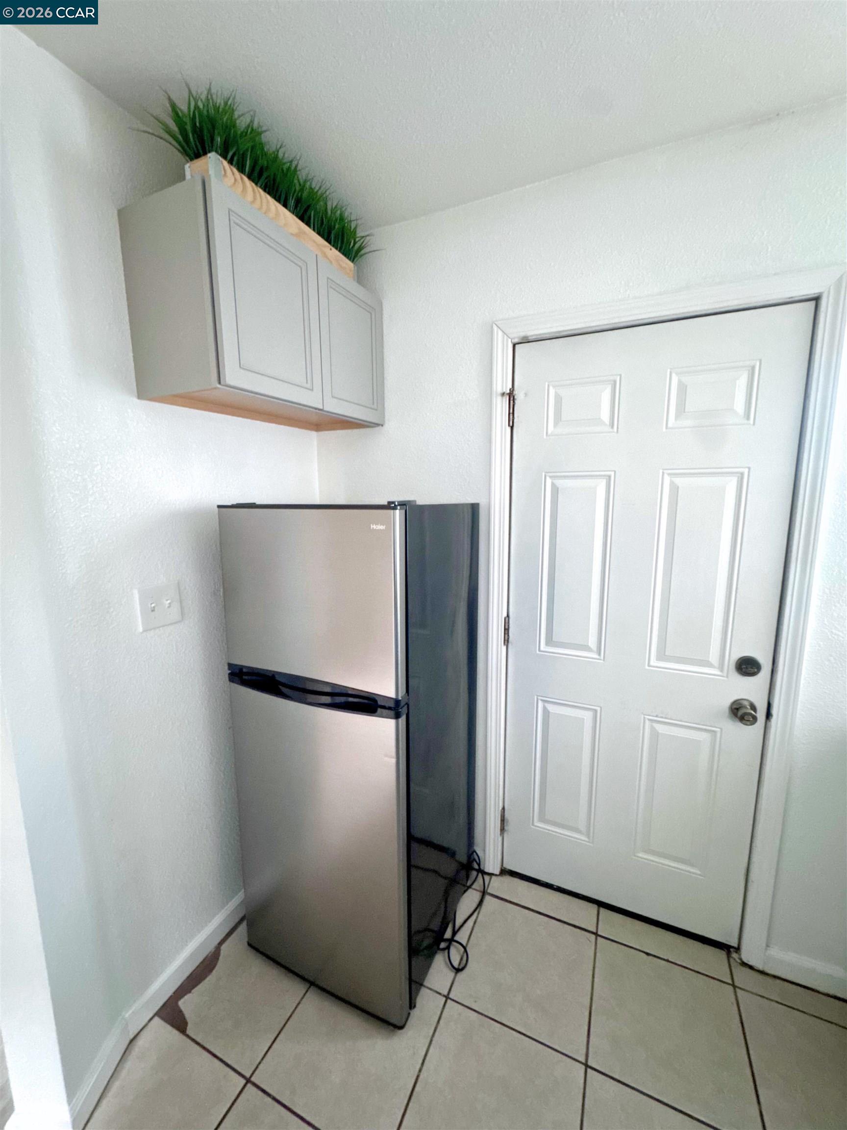 Detail Gallery Image 3 of 9 For 416 1/2 N School St #3,  Lodi,  CA 95240 - 0 Beds | 1 Baths