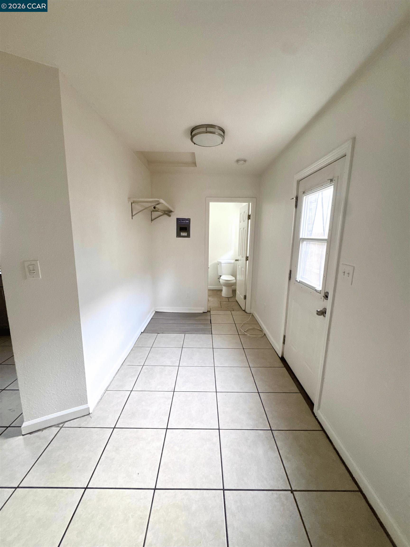 Detail Gallery Image 4 of 9 For 416 1/2 N School St #3,  Lodi,  CA 95240 - 0 Beds | 1 Baths