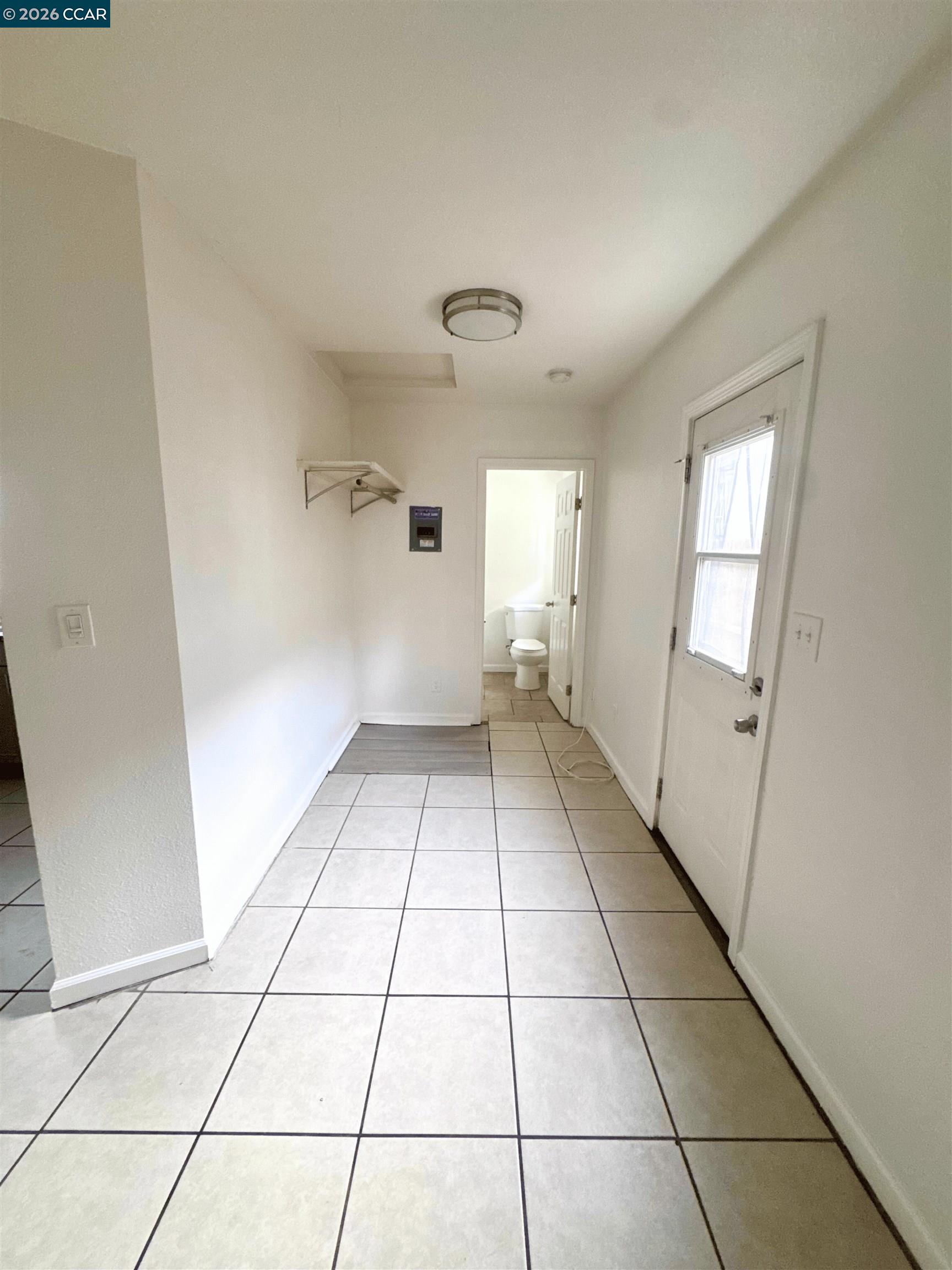 Detail Gallery Image 5 of 9 For 416 1/2 N School St #3,  Lodi,  CA 95240 - 0 Beds | 1 Baths