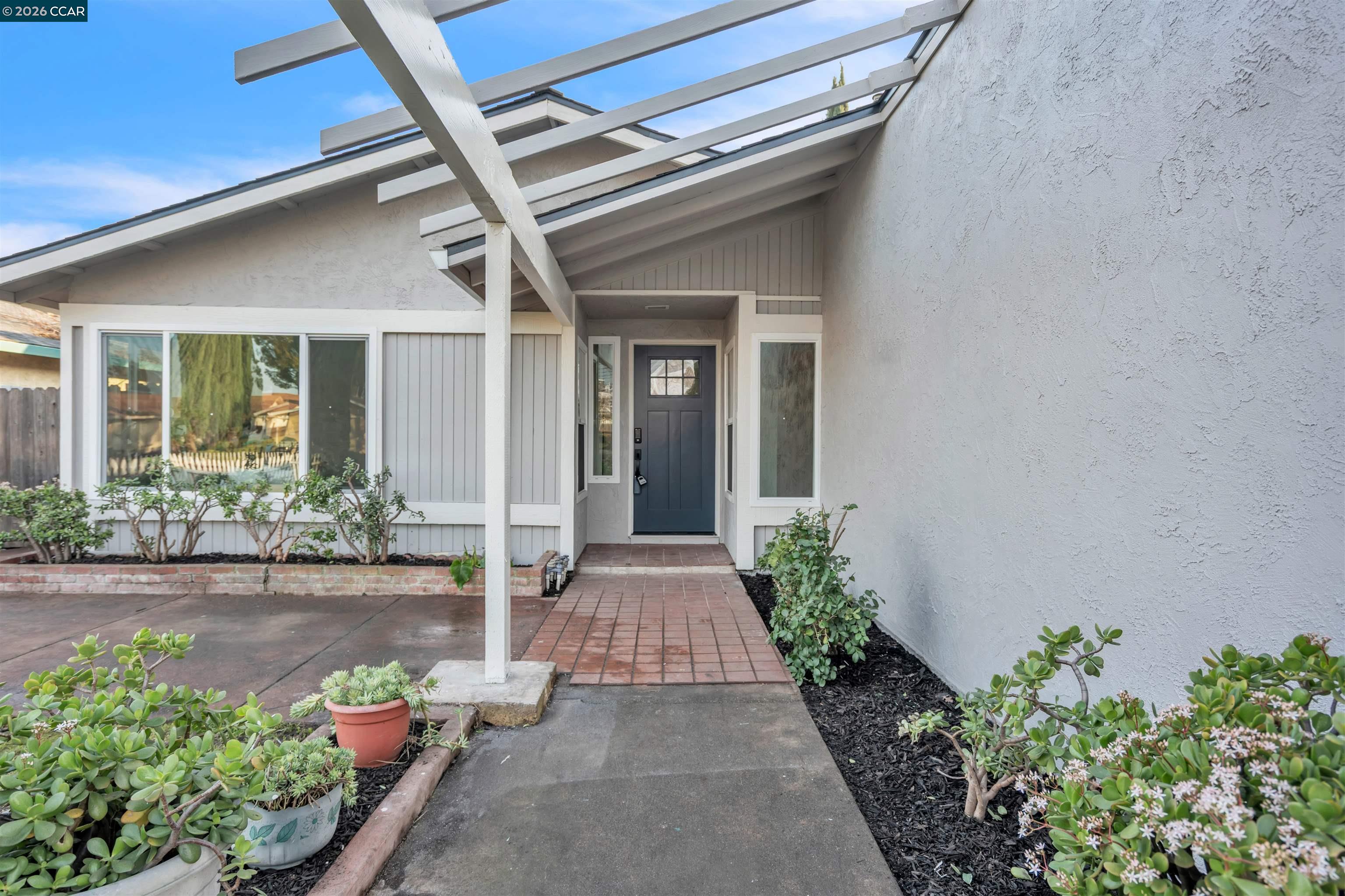 Detail Gallery Image 2 of 31 For 714 Fordham Dr, Stockton,  CA 95210 - 4 Beds | 3 Baths