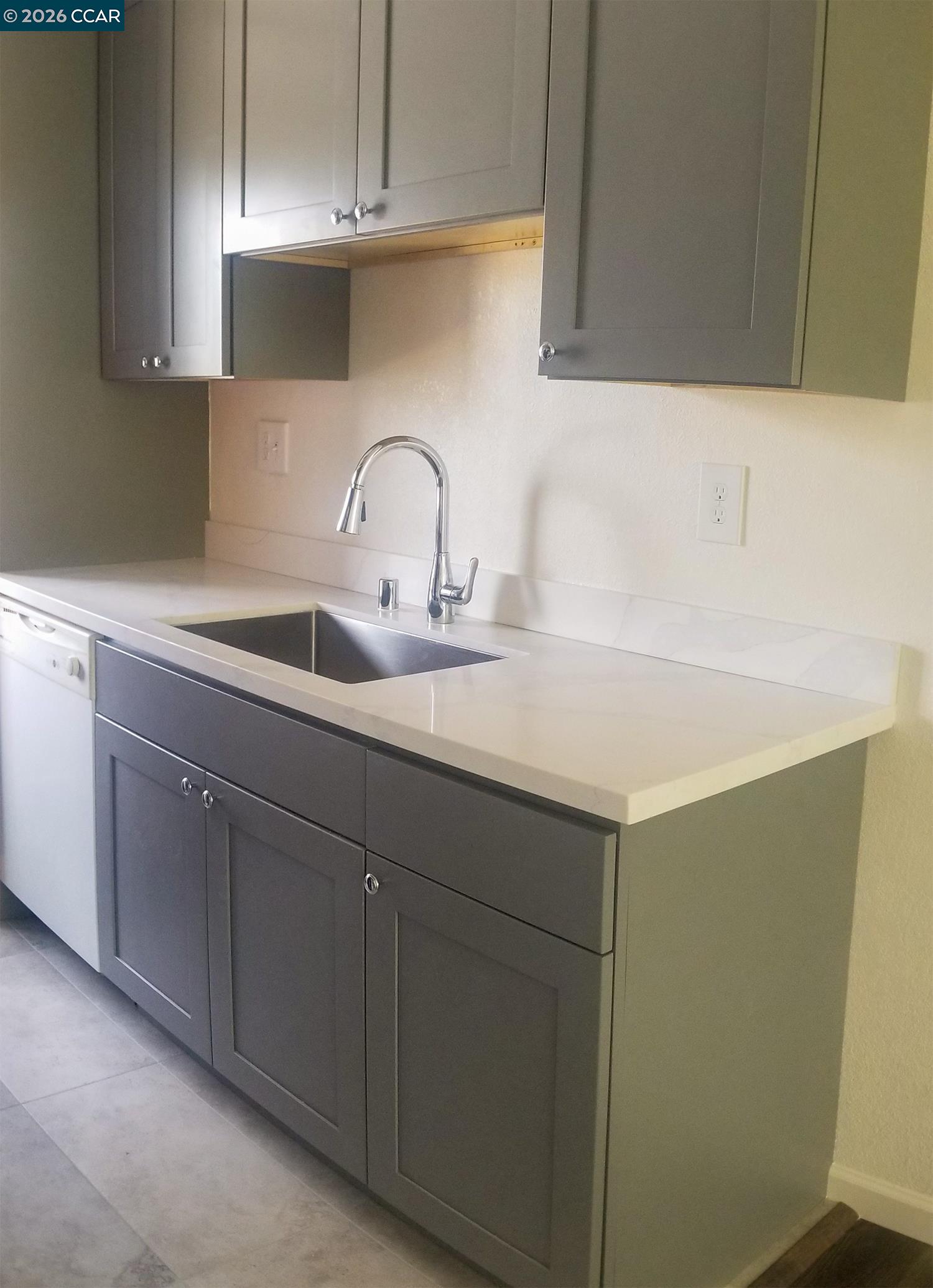 Detail Gallery Image 14 of 17 For 568 Dean Street, Hayward,  CA 94541 - – Beds | – Baths