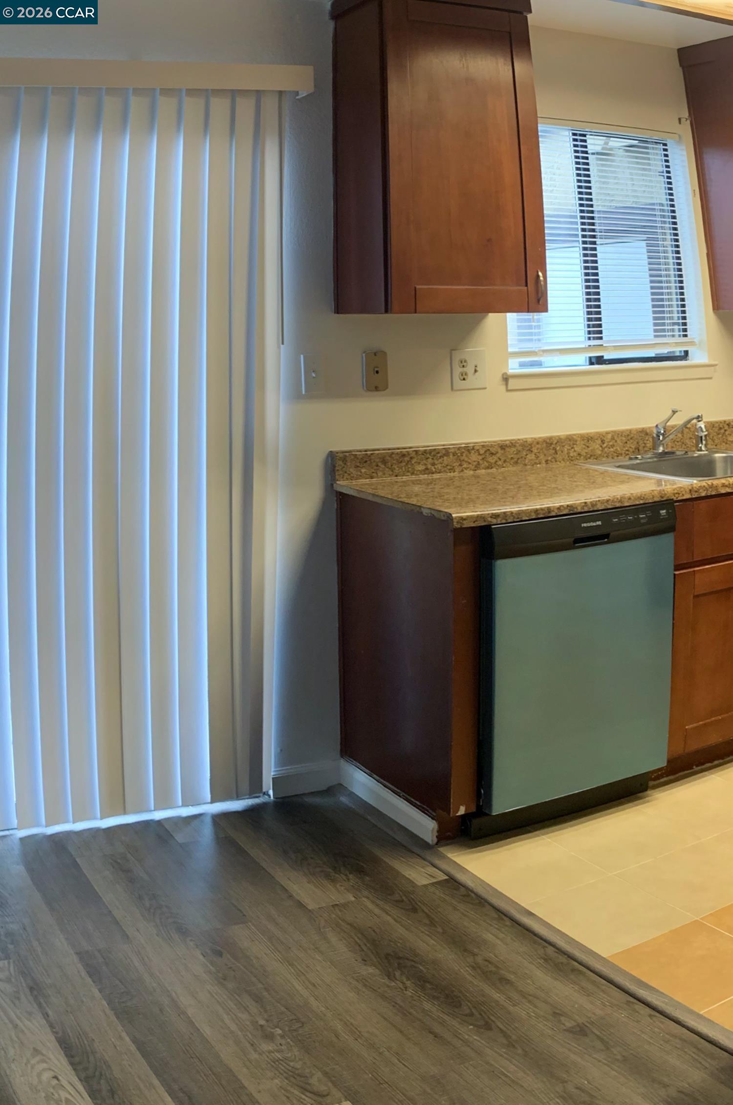 Detail Gallery Image 9 of 17 For 568 Dean Street, Hayward,  CA 94541 - – Beds | – Baths