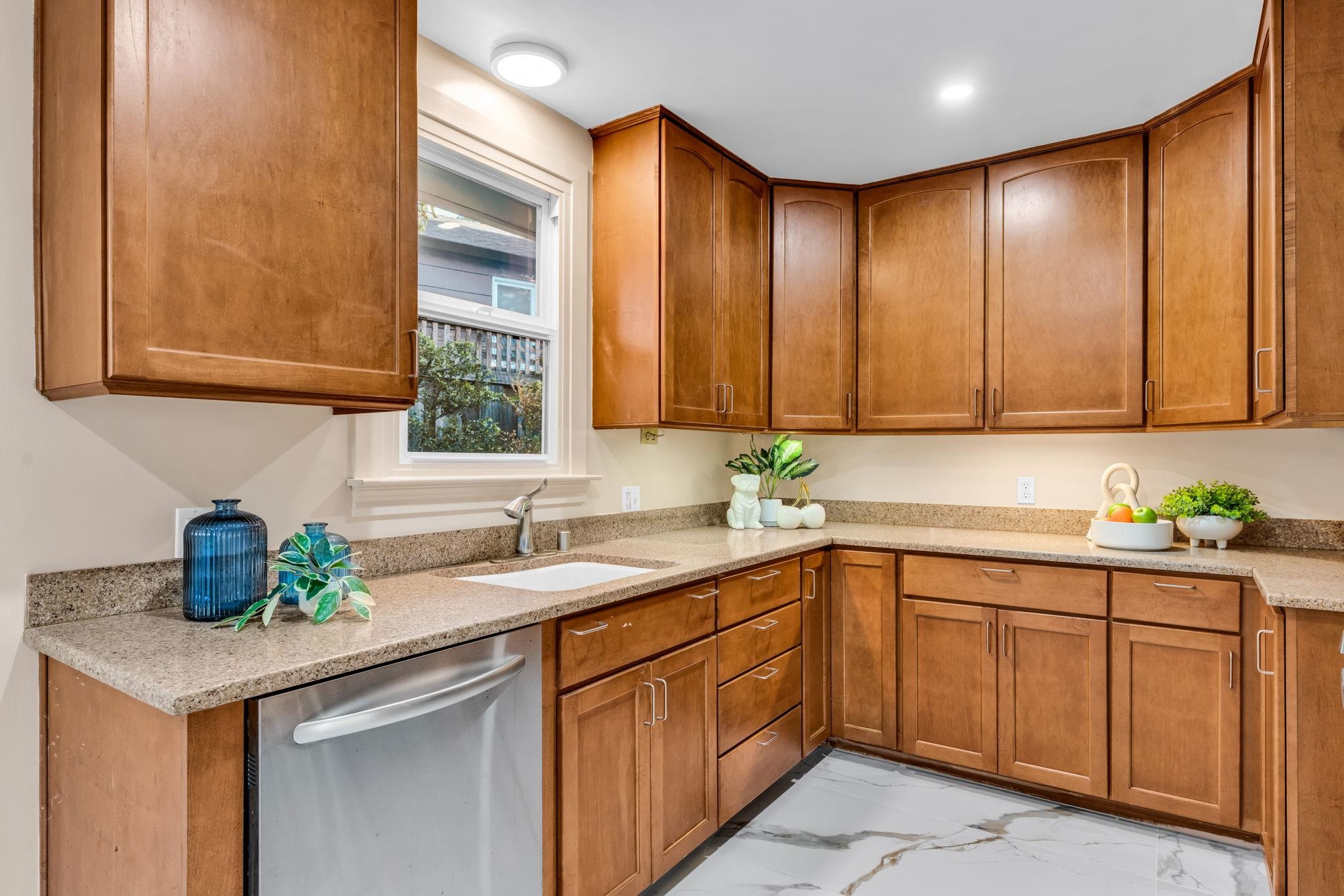 Detail Gallery Image 14 of 40 For 4628 Fieldbrook Rd, Oakland,  CA 94619 - 4 Beds | 3 Baths