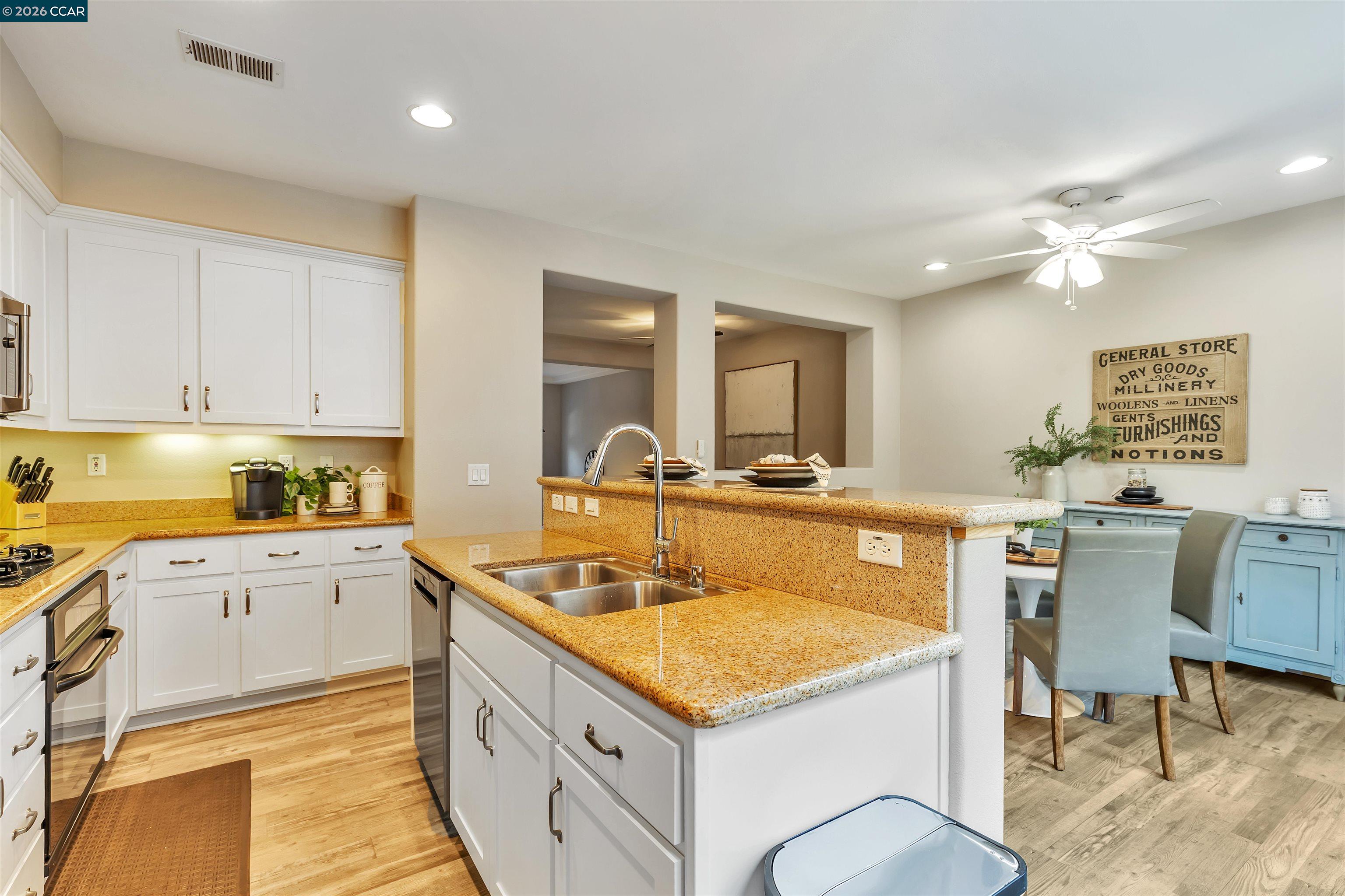 Photo #17: 41121082 Listing: Photo #17