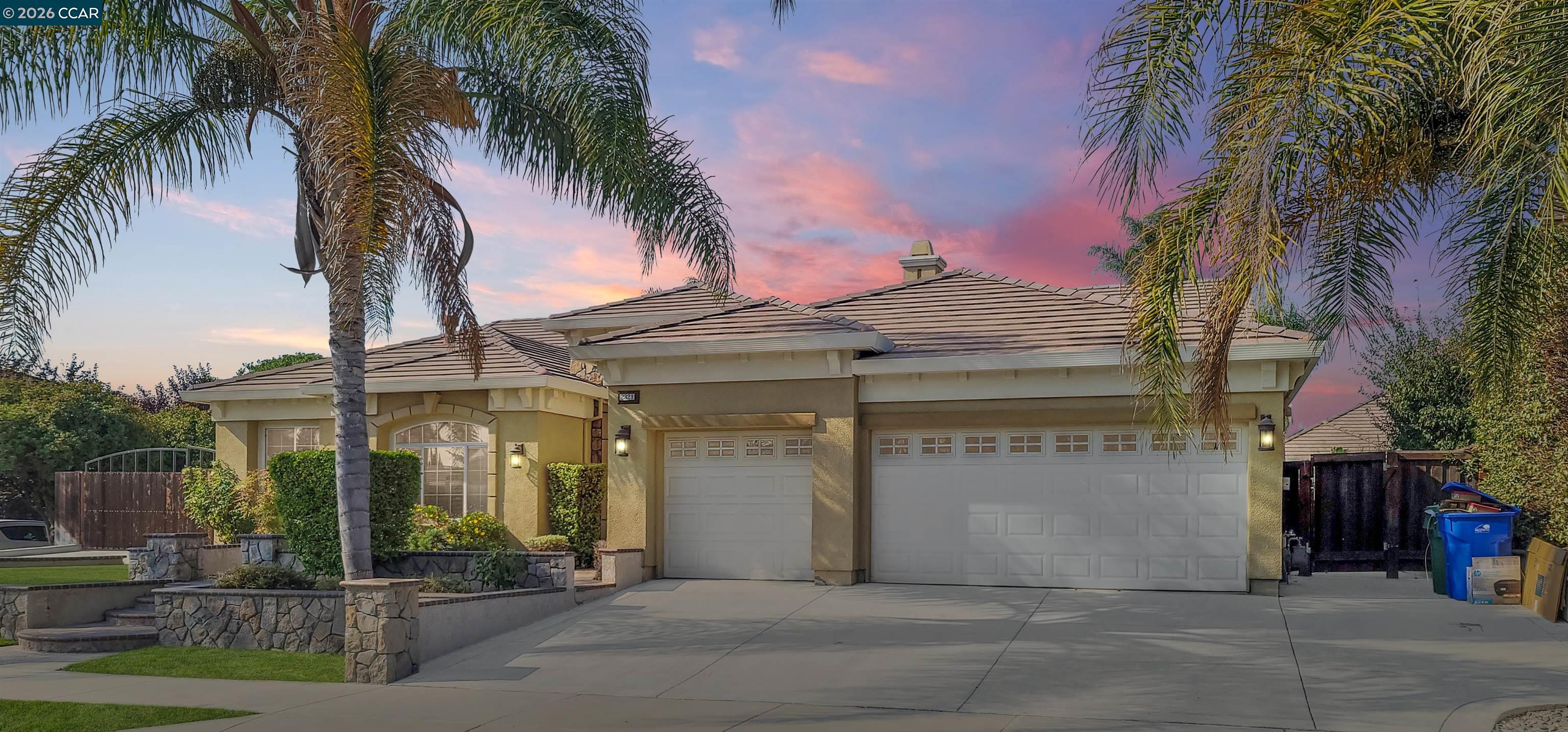 Front Image Thumbnail for CC41121083