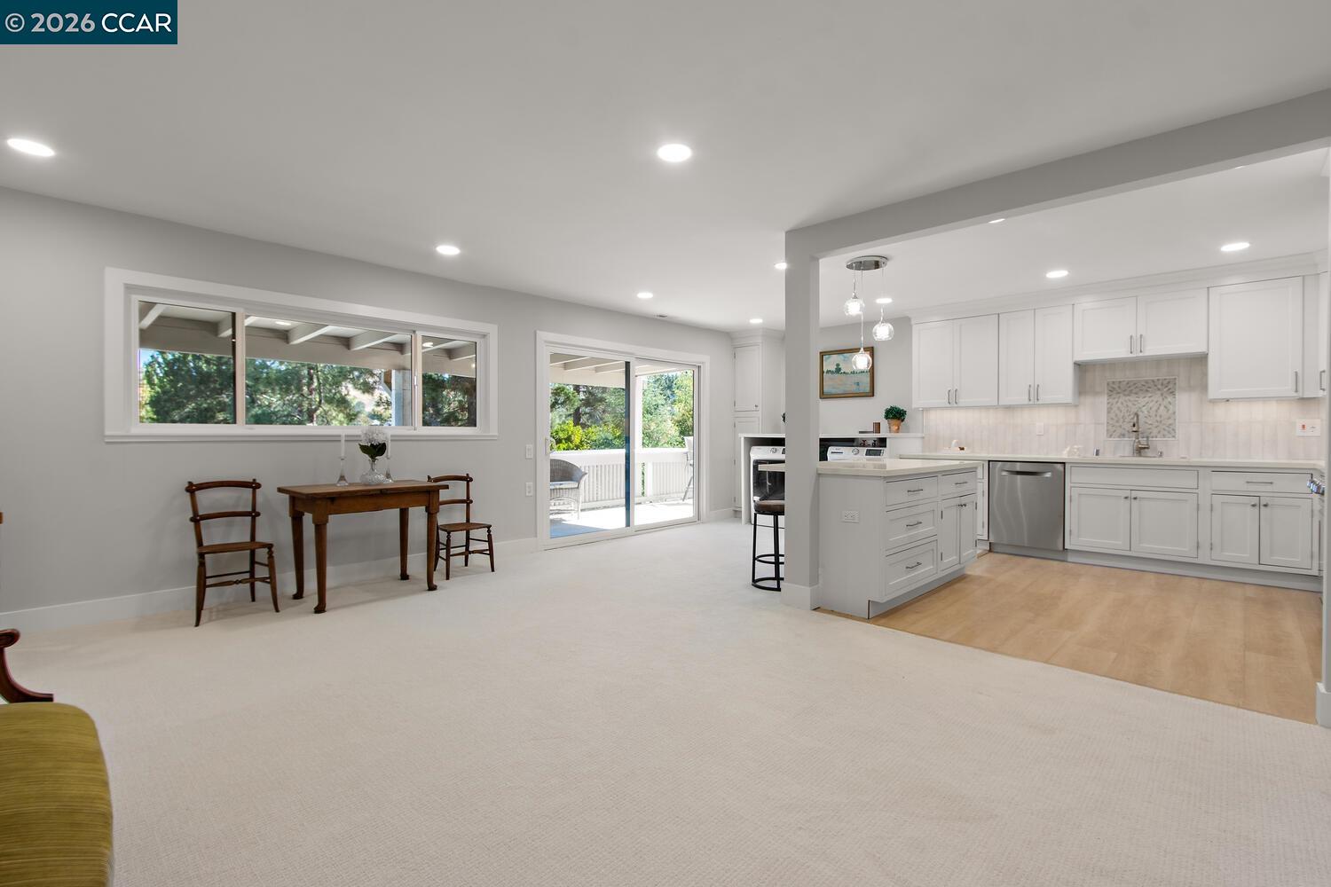 Photo #4: 41121084 Listing: Photo #4