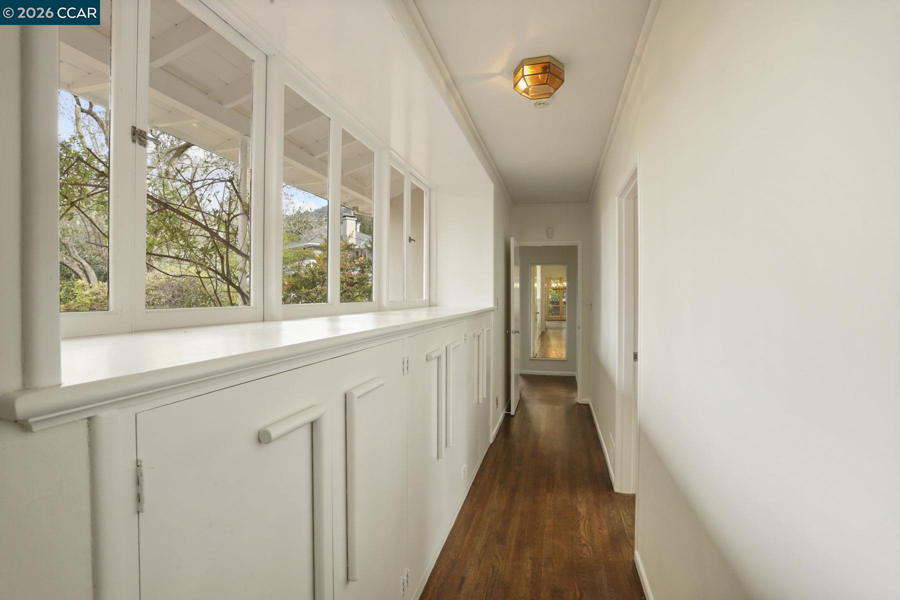 Detail Gallery Image 19 of 55 For 204 El Camino Real, Berkeley,  CA 94705-2825 - 5 Beds | 3/1 Baths