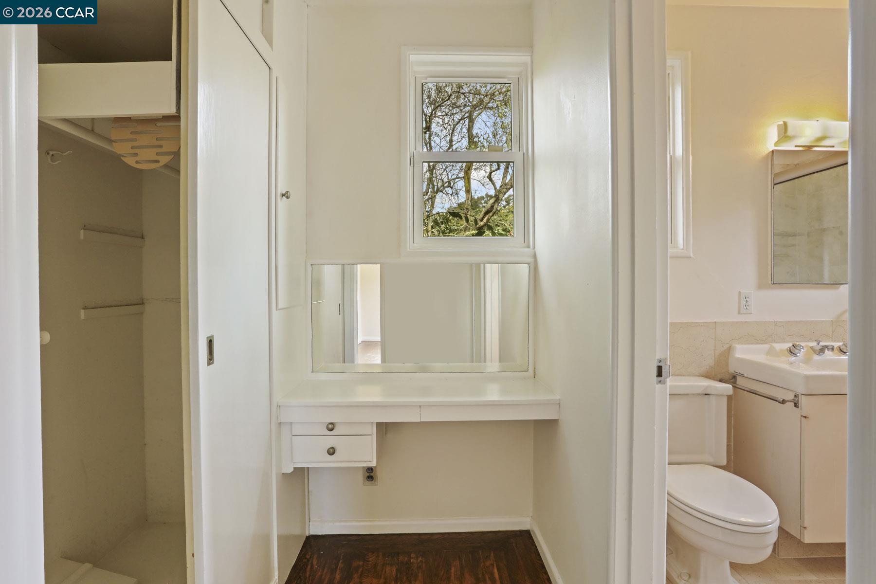 Detail Gallery Image 22 of 55 For 204 El Camino Real, Berkeley,  CA 94705-2825 - 5 Beds | 3/1 Baths