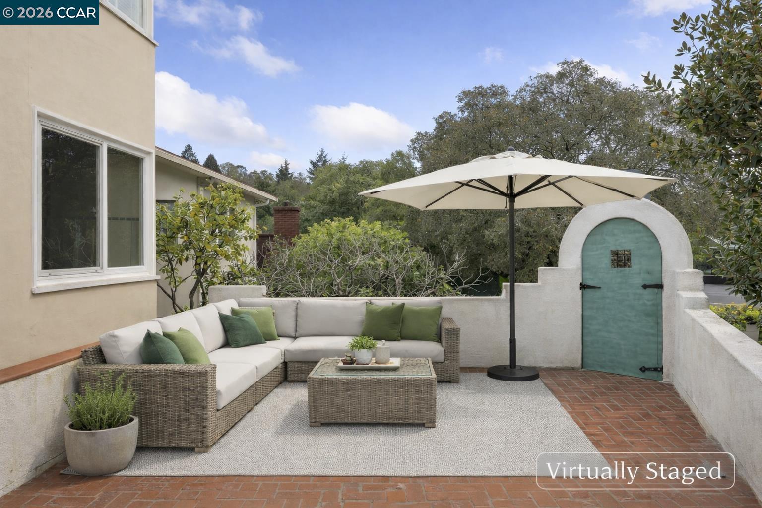 Detail Gallery Image 4 of 55 For 204 El Camino Real, Berkeley,  CA 94705-2825 - 5 Beds | 3/1 Baths