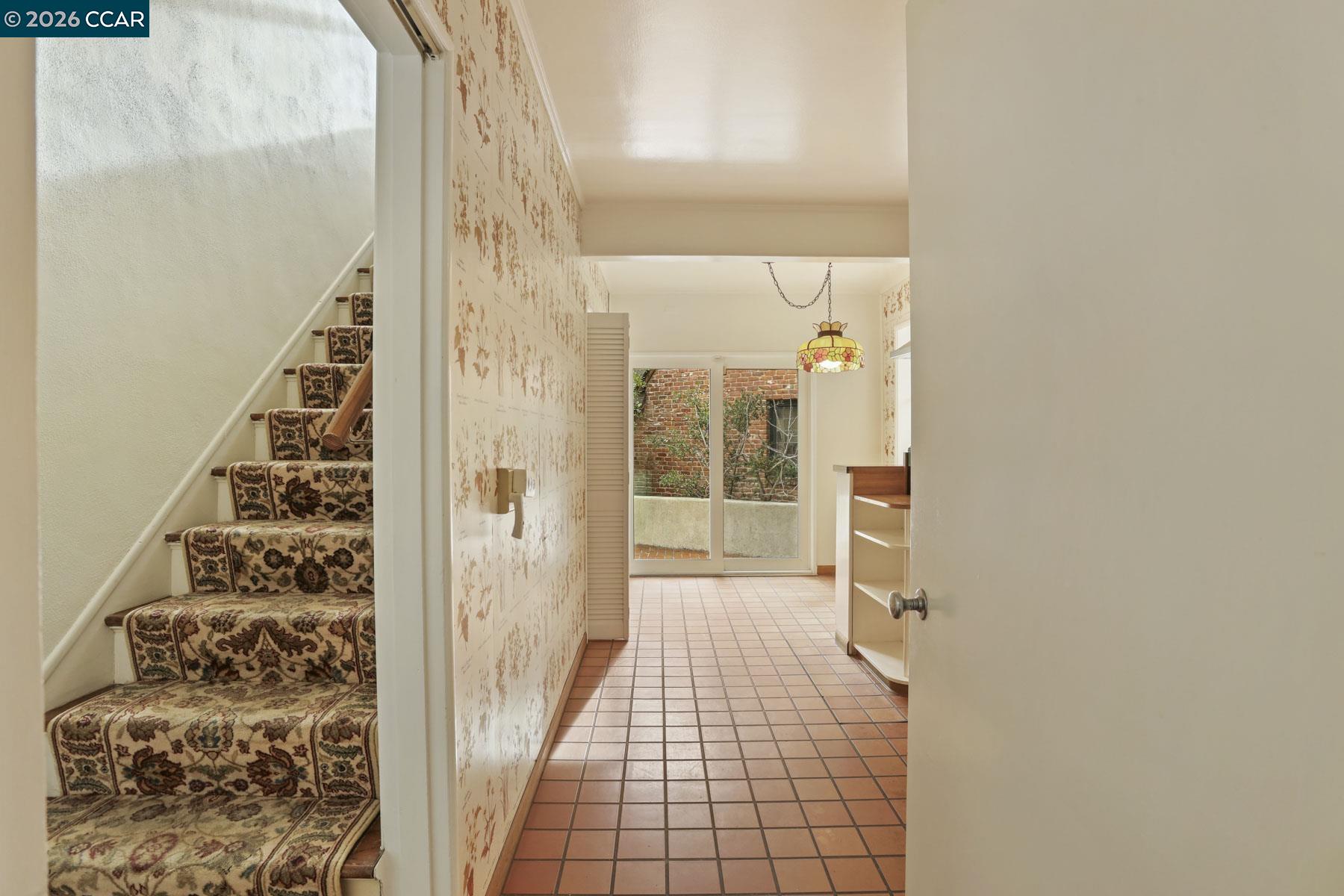 Detail Gallery Image 35 of 55 For 204 El Camino Real, Berkeley,  CA 94705-2825 - 5 Beds | 3/1 Baths