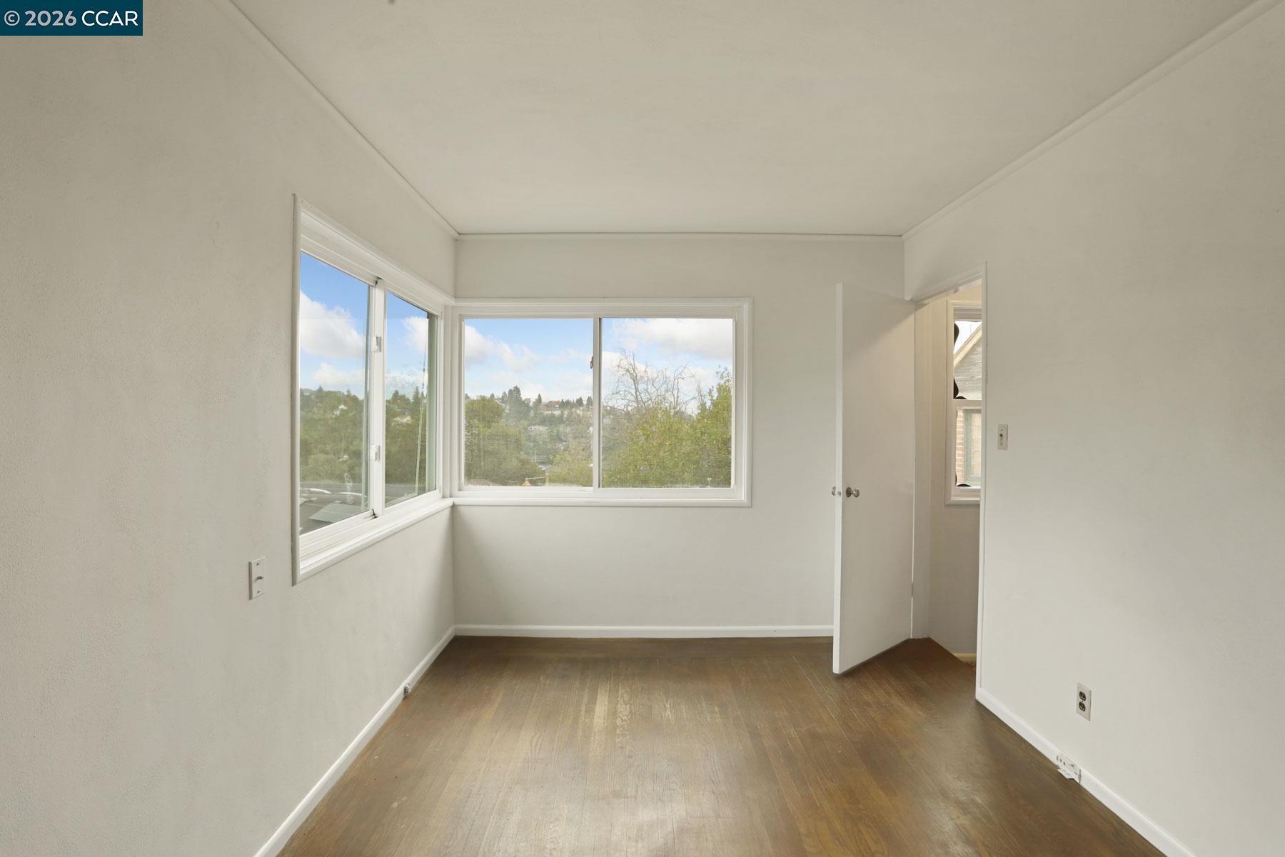 Detail Gallery Image 37 of 55 For 204 El Camino Real, Berkeley,  CA 94705-2825 - 5 Beds | 3/1 Baths