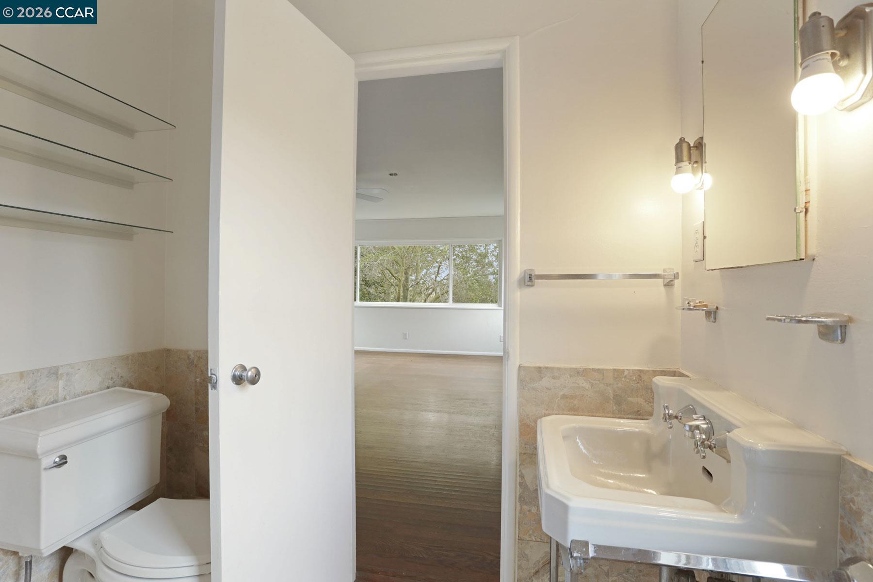 Detail Gallery Image 38 of 55 For 204 El Camino Real, Berkeley,  CA 94705-2825 - 5 Beds | 3/1 Baths