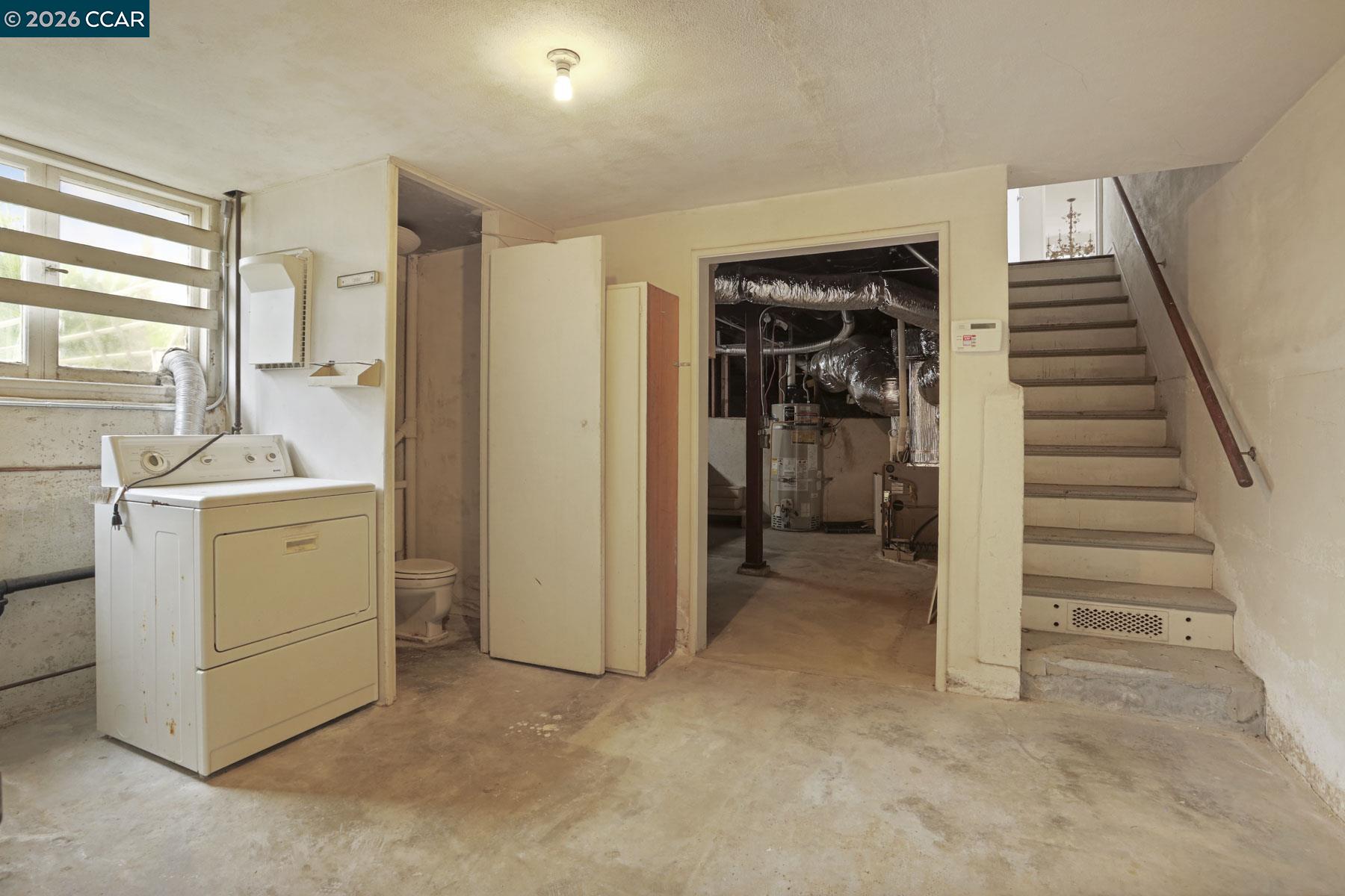 Detail Gallery Image 45 of 55 For 204 El Camino Real, Berkeley,  CA 94705-2825 - 5 Beds | 3/1 Baths