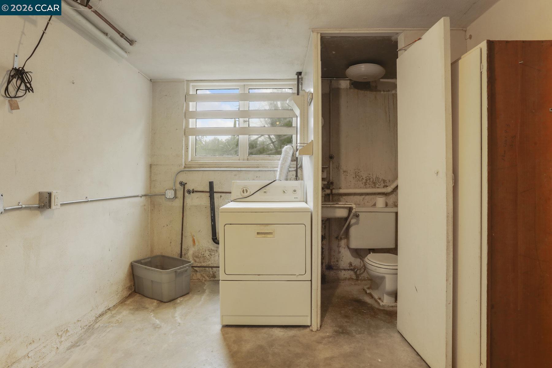 Detail Gallery Image 46 of 55 For 204 El Camino Real, Berkeley,  CA 94705-2825 - 5 Beds | 3/1 Baths