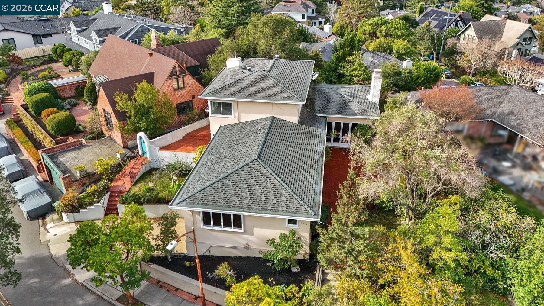 Detail Gallery Image 54 of 55 For 204 El Camino Real, Berkeley,  CA 94705-2825 - 5 Beds | 3/1 Baths