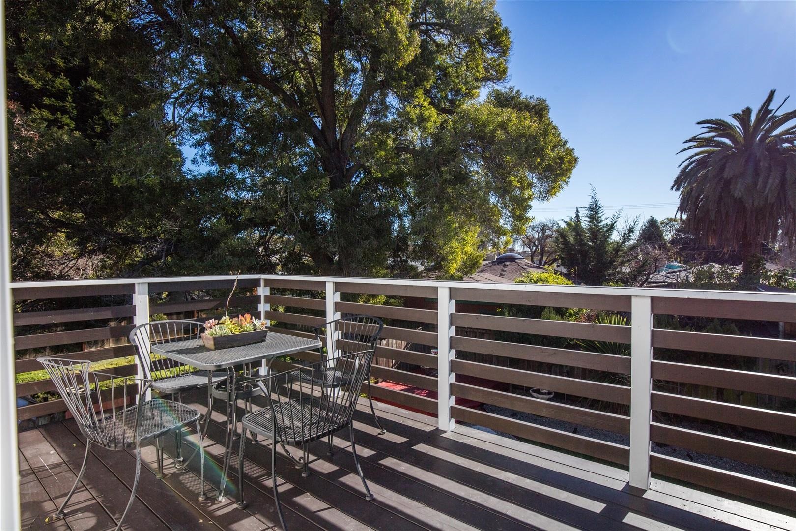 Detail Gallery Image 17 of 59 For 1524 Blake St, Berkeley,  CA 94703 - 4 Beds | 3 Baths